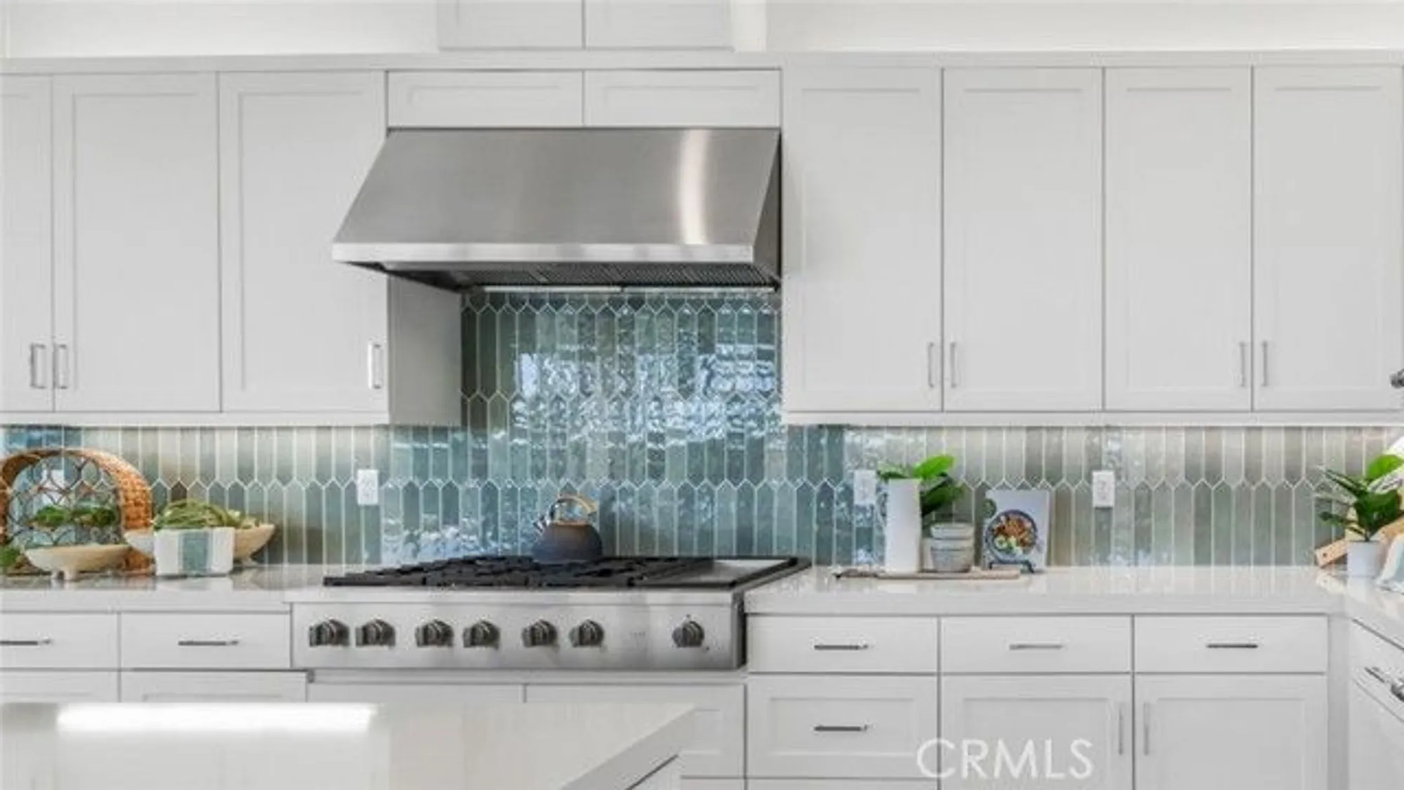 Property Slideshow image 4 of 30 | 29437 via diamante, Valencia, CA, 91354