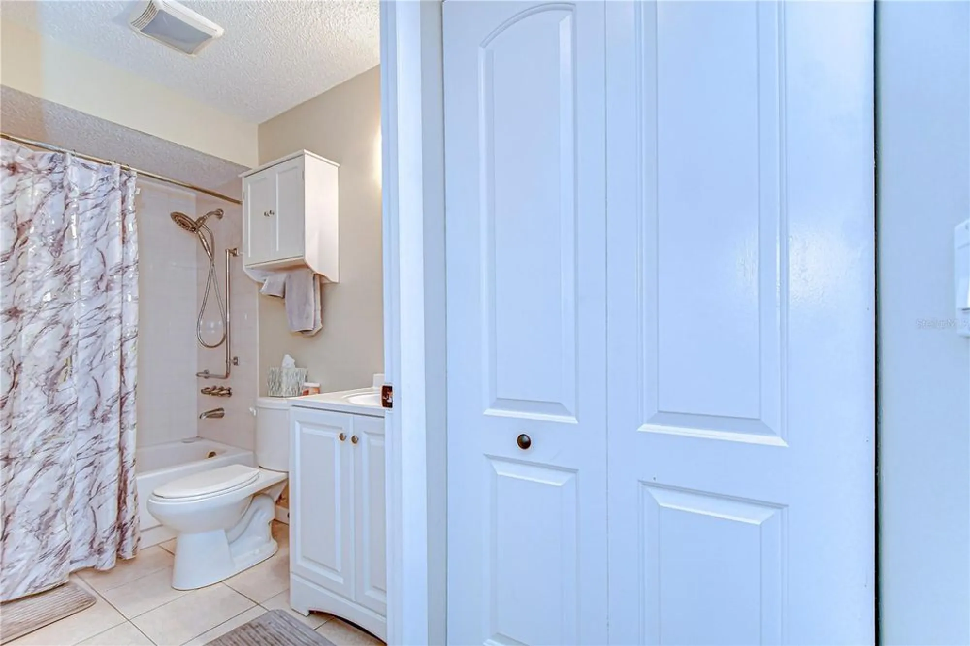 Property Slideshow image 20 of 35 | 13870 oakwood ln # 13870, Seminole, FL, 33776