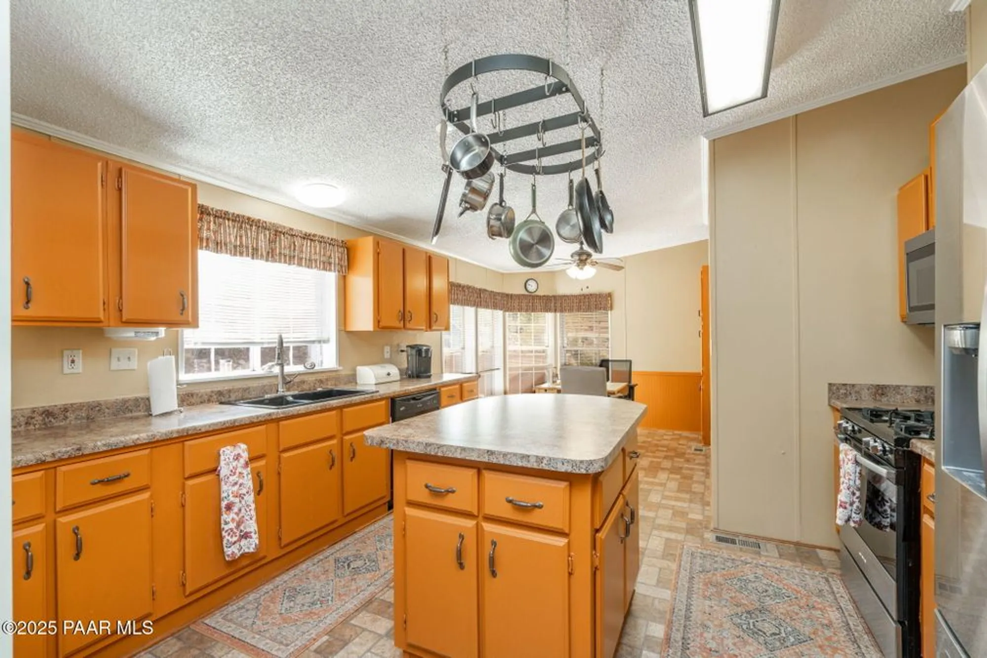Property Slideshow image 13 of 35 | 2493 hilltop rd, Prescott, AZ, 86301