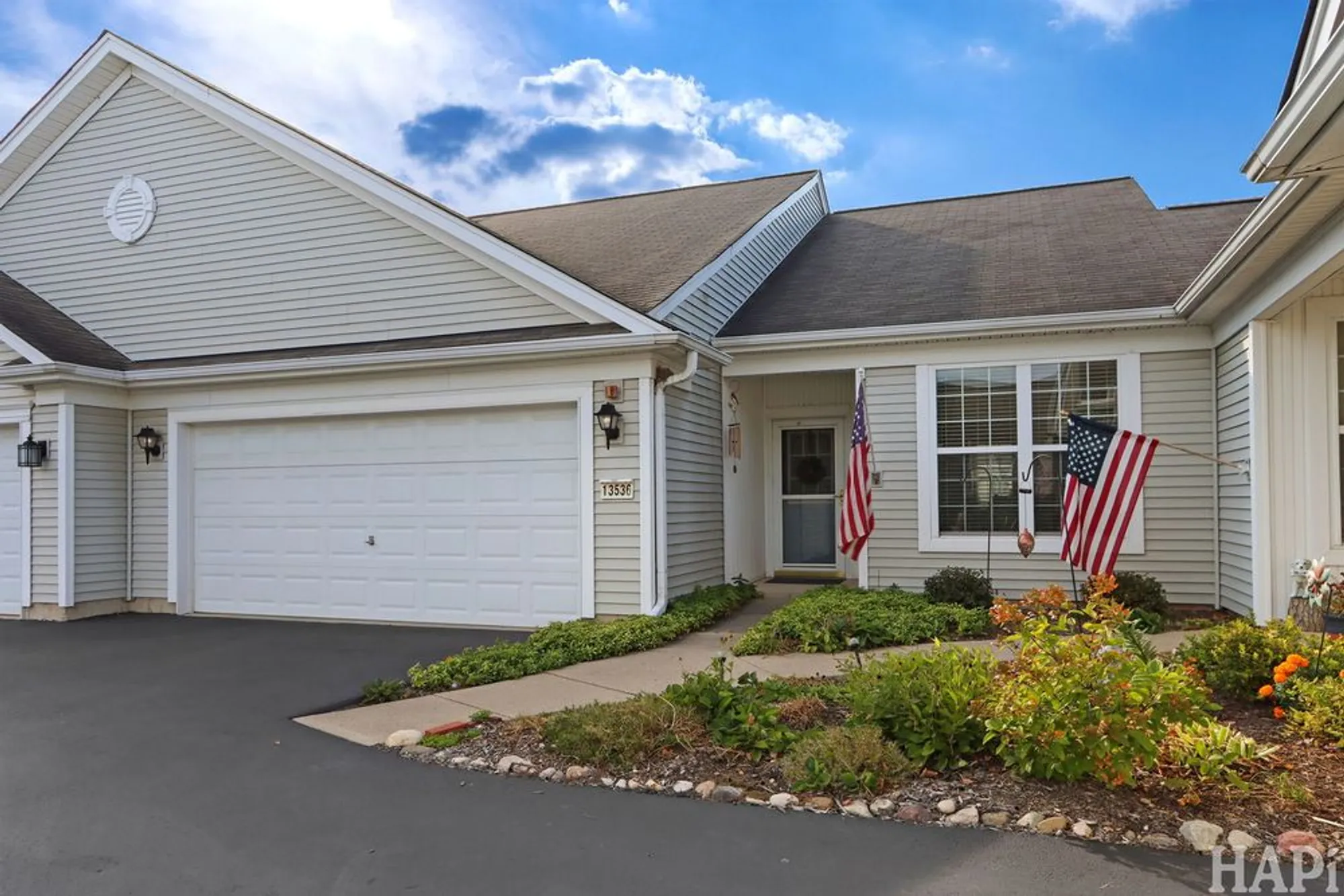 Property Slideshow image 1 of 21 | 13536 hemlock rd, Huntley, IL, 60142