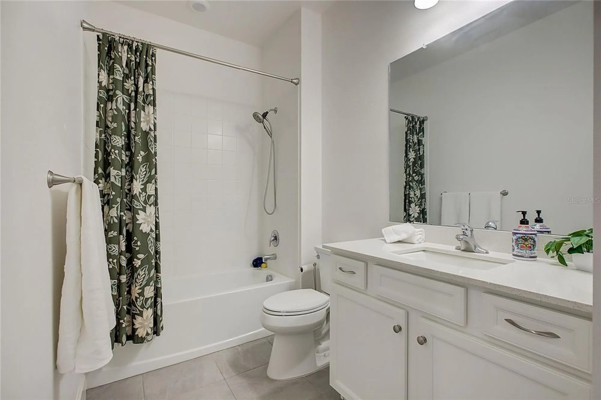 Property Slideshow image 39 of 91 | 411 sandsend ct, Apollo Beach, FL, 33572