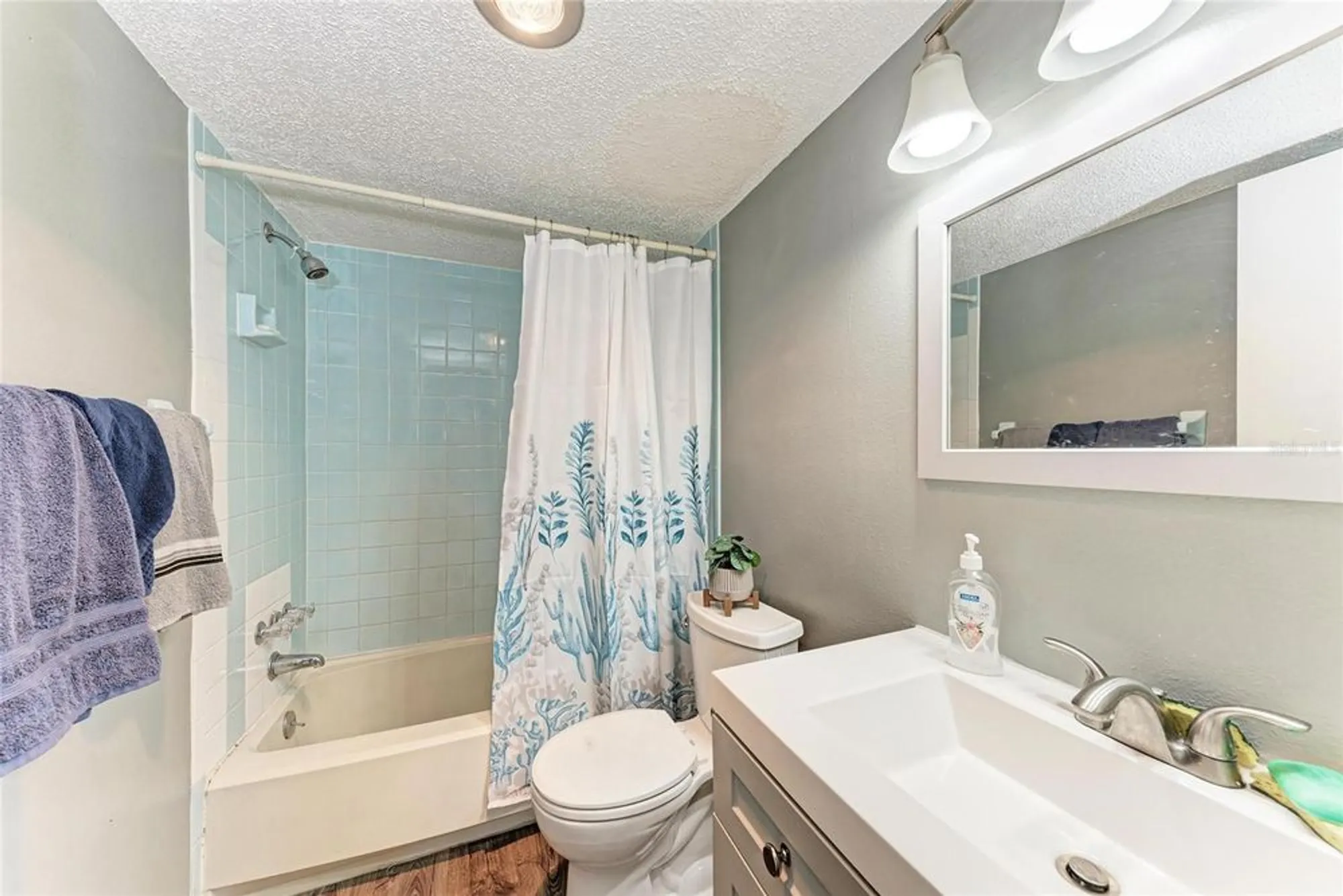 Property Slideshow image 30 of 62 | 2300 aaron st apt 204, Port Charlotte, FL, 33952