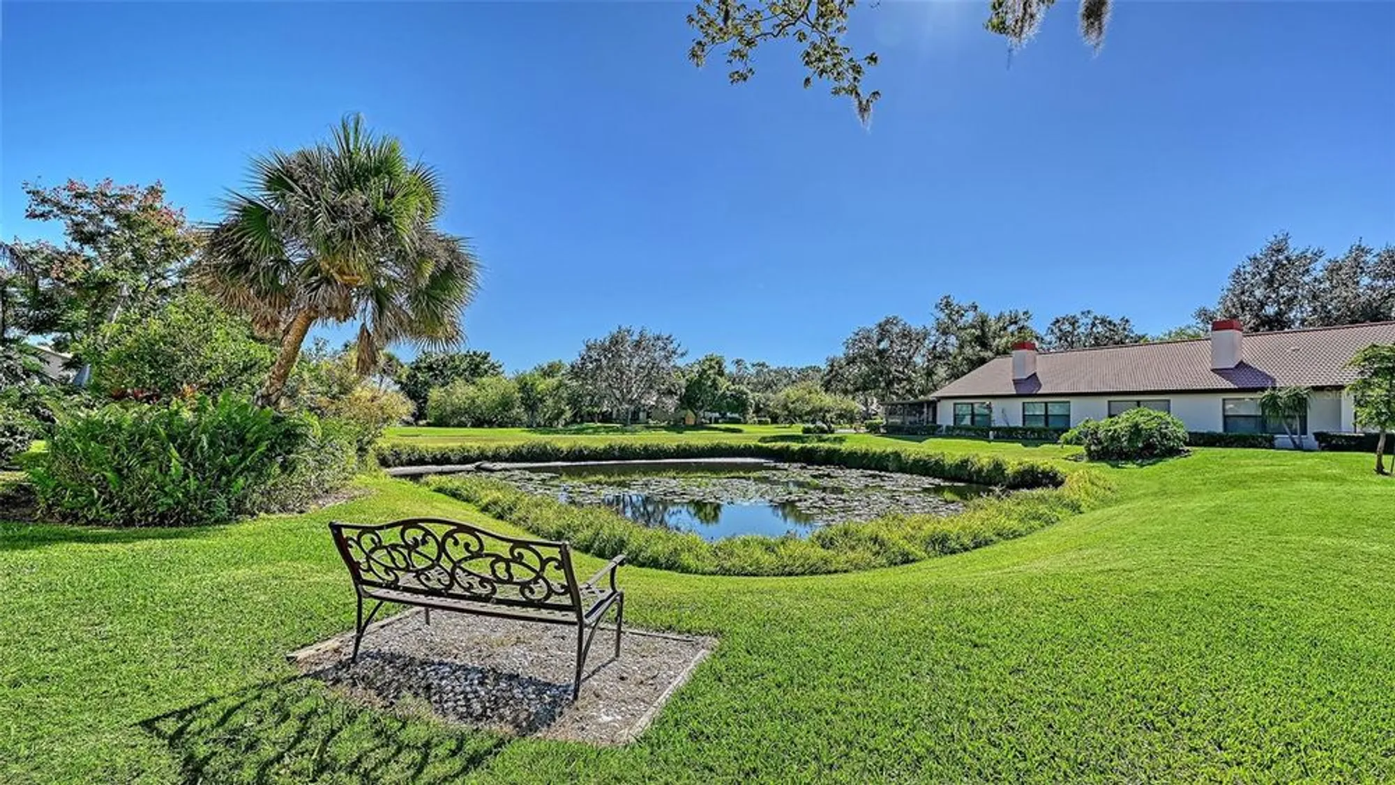 Property Slideshow image 37 of 49 | 7360 oak moss dr # 4, Sarasota, FL, 34241