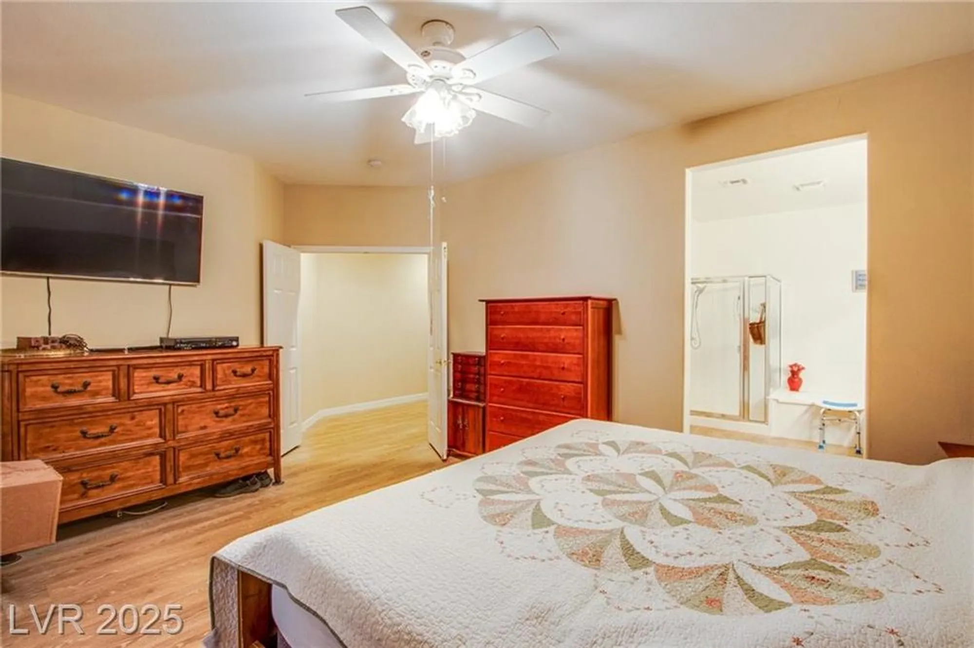 Property Slideshow image 22 of 31 | 2581 evansville ave, Henderson, NV, 89052