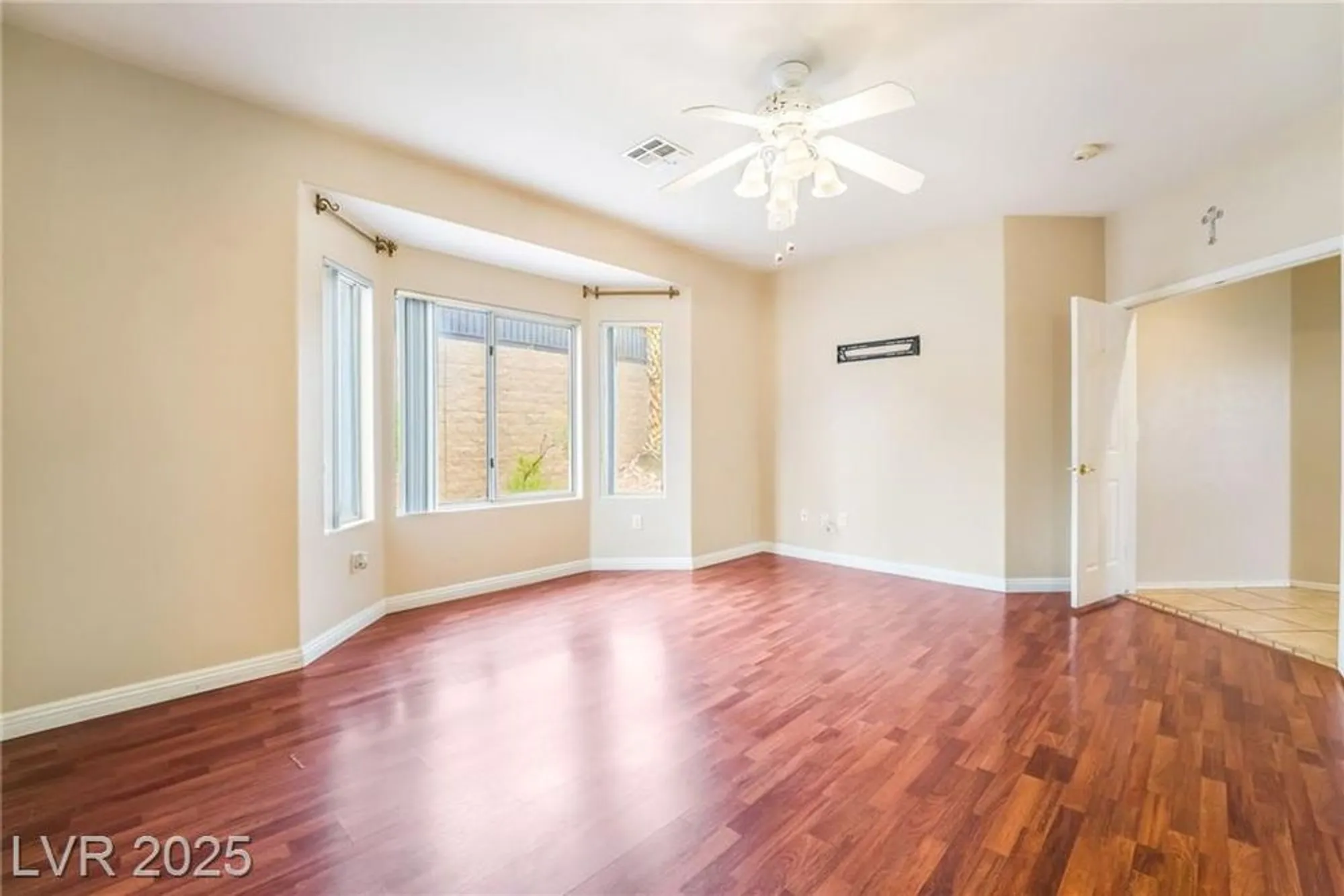 Property Slideshow image 32 of 58 | 2539 evansville ave, Henderson, NV, 89052