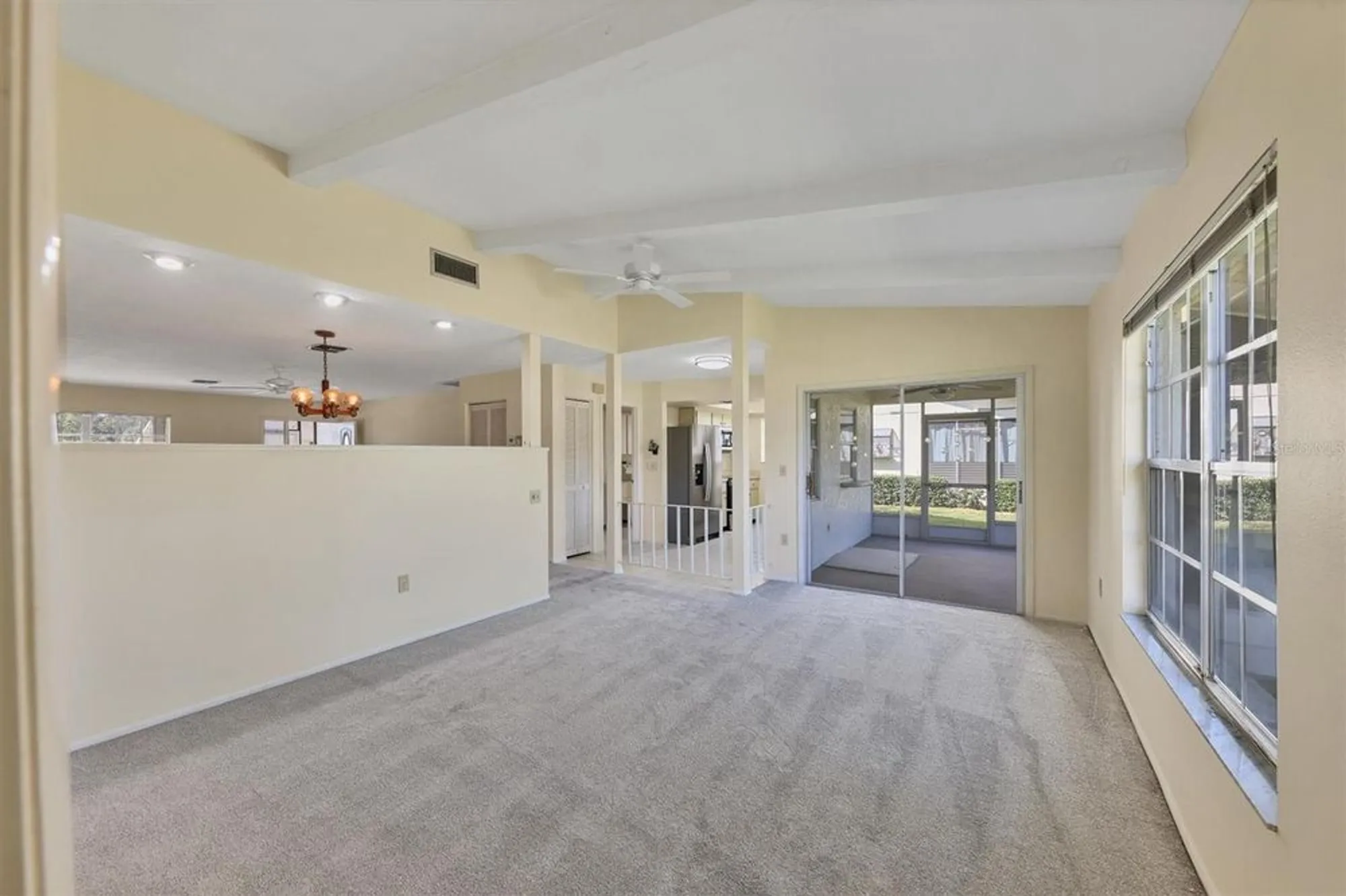 Property Slideshow image 21 of 27 | 4223 oakhurst cir 3025, Sarasota, FL, 34233