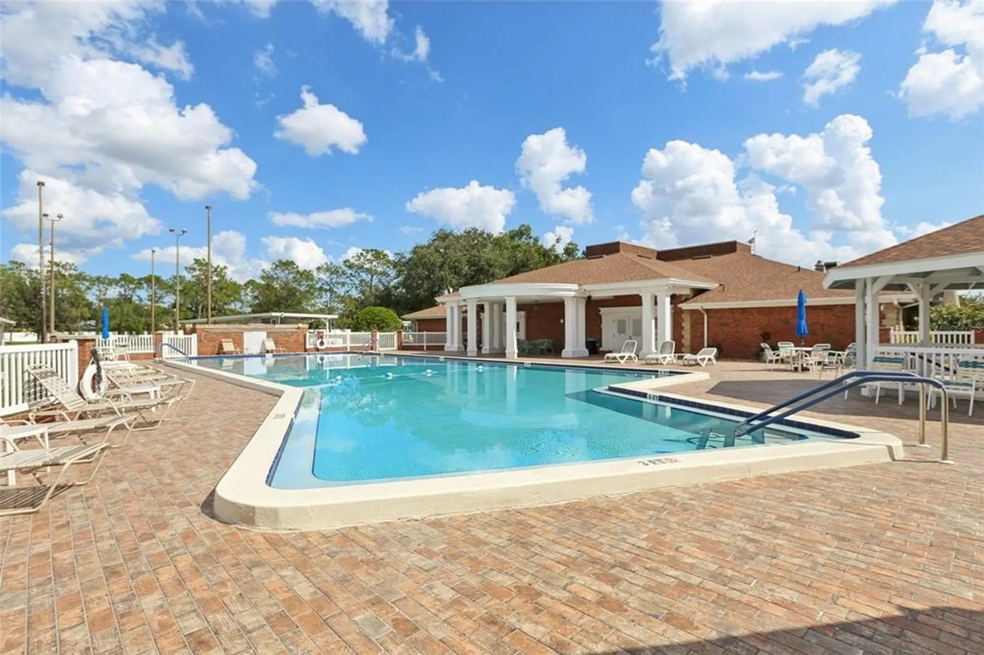 Property Slideshow image 34 of 42 | 4933 colonnades cir, Lakeland, FL, 33811