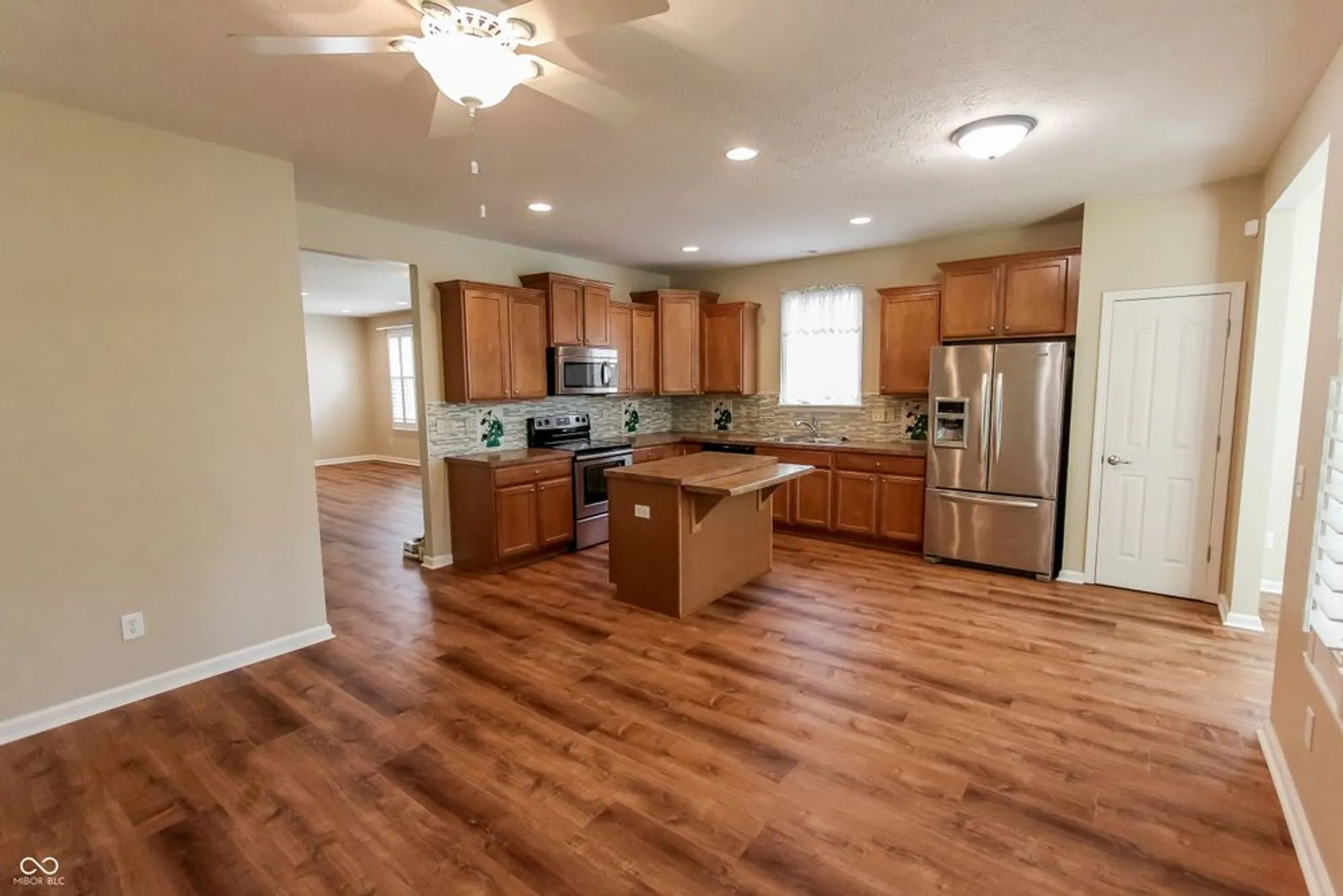 Property Slideshow image 24 of 52 | 15935 lambrusco way, Fishers, IN, 46037