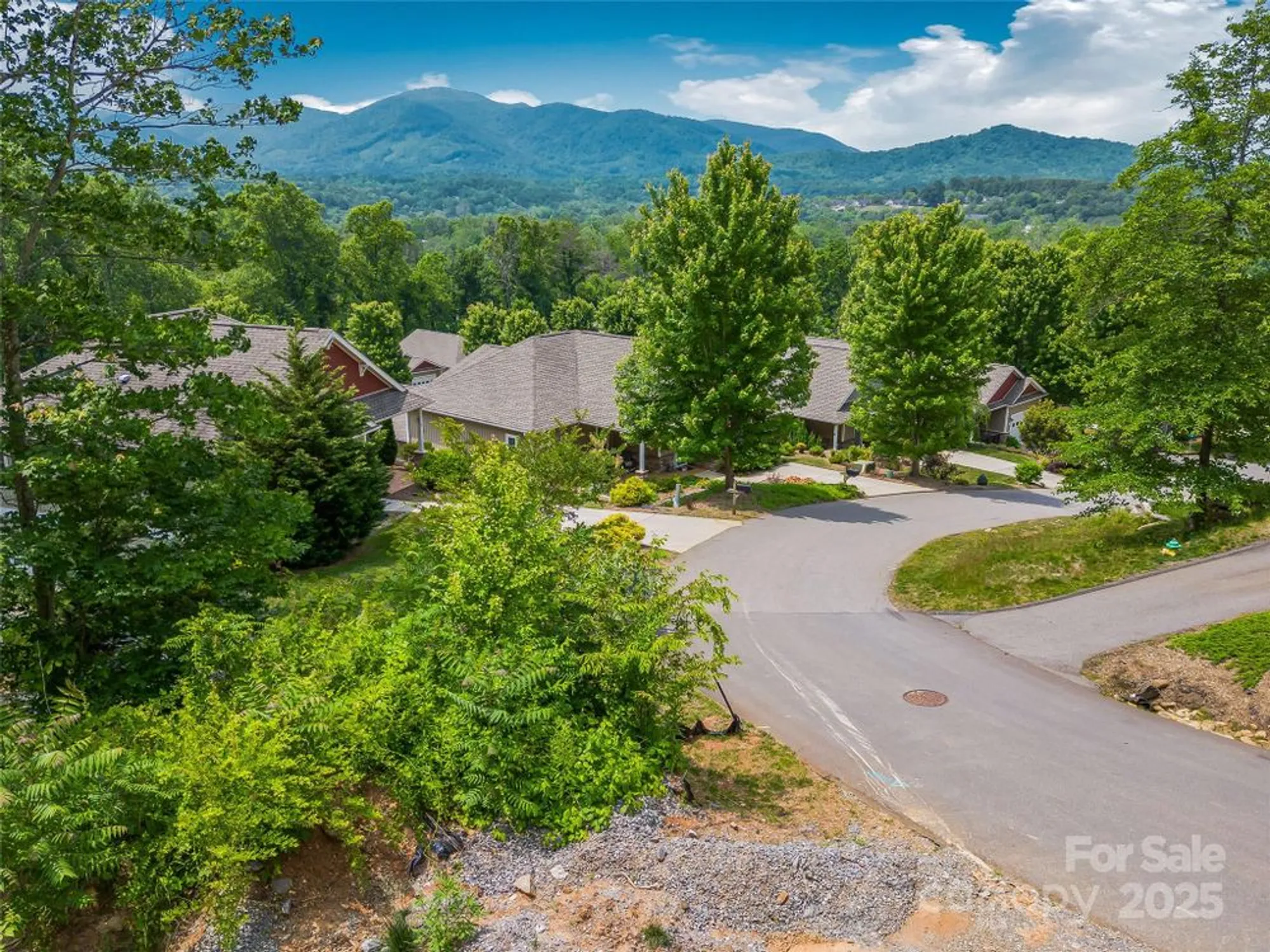 Property Slideshow image 4 of 28 | 23 village overlook loop, Swannanoa, NC, 28778