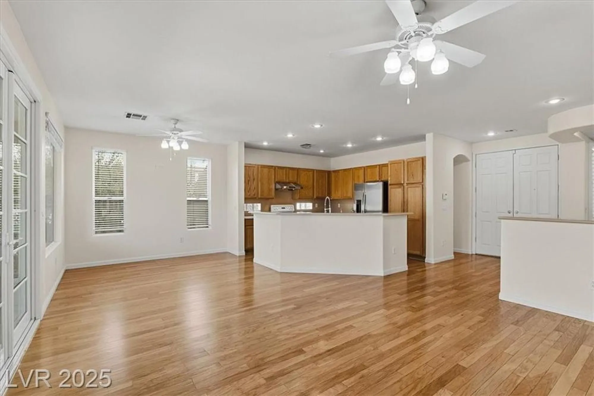 Property Slideshow image 9 of 45 | 4639 denaro dr, Las Vegas, NV, 89135