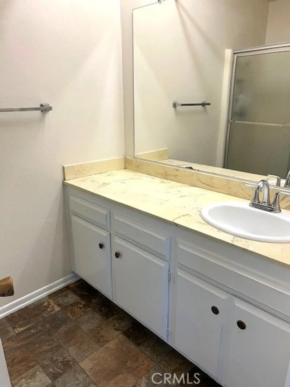 Property Slideshow image 11 of 16 | 681 shasta way, Hemet, CA, 92543