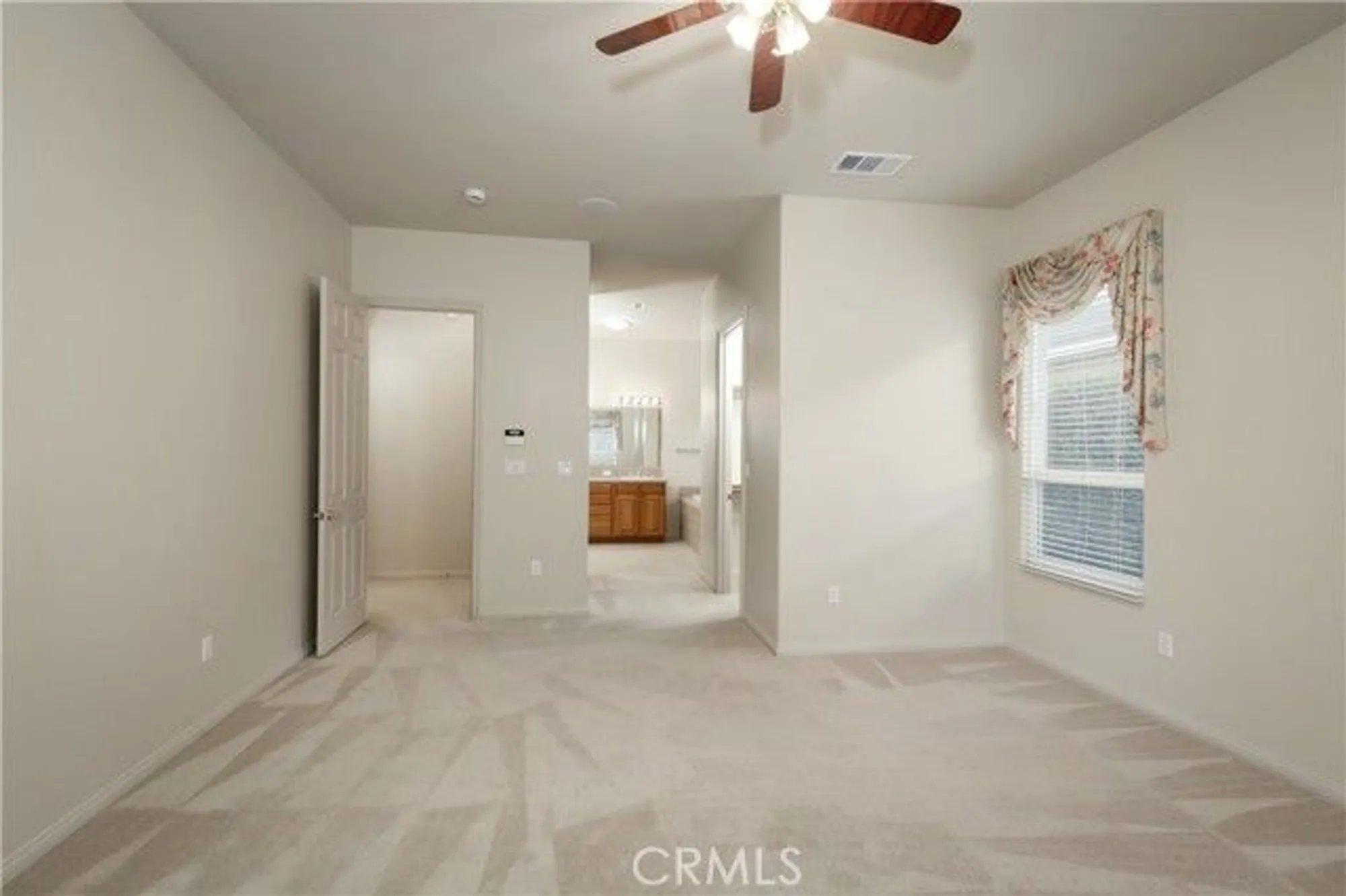 Property Slideshow image 15 of 34 | 10014 brigadoon rose st, Bakersfield, CA, 93311