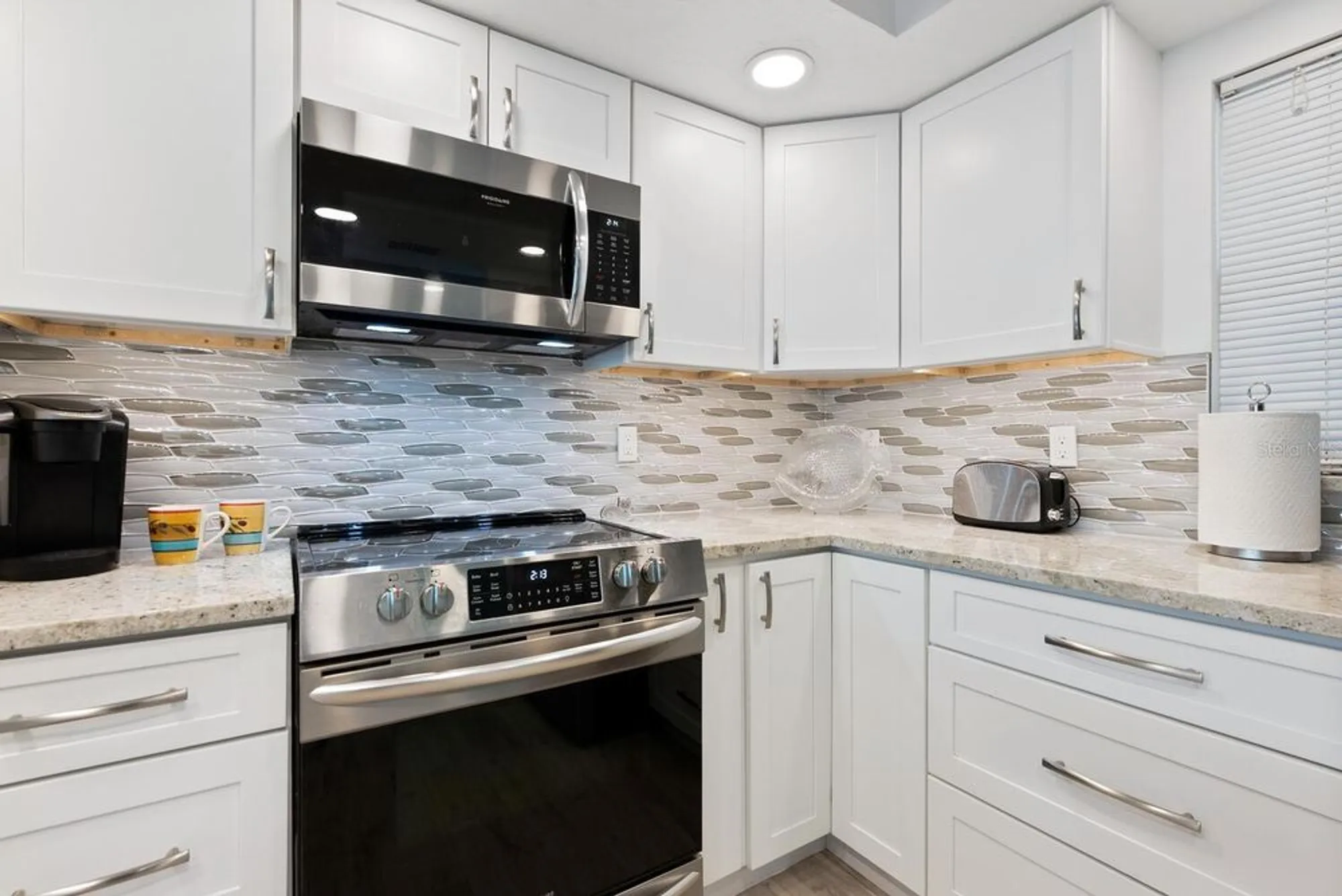Property Slideshow image 17 of 45 | 1250 n portofino dr apt 304, Sarasota, FL, 34242