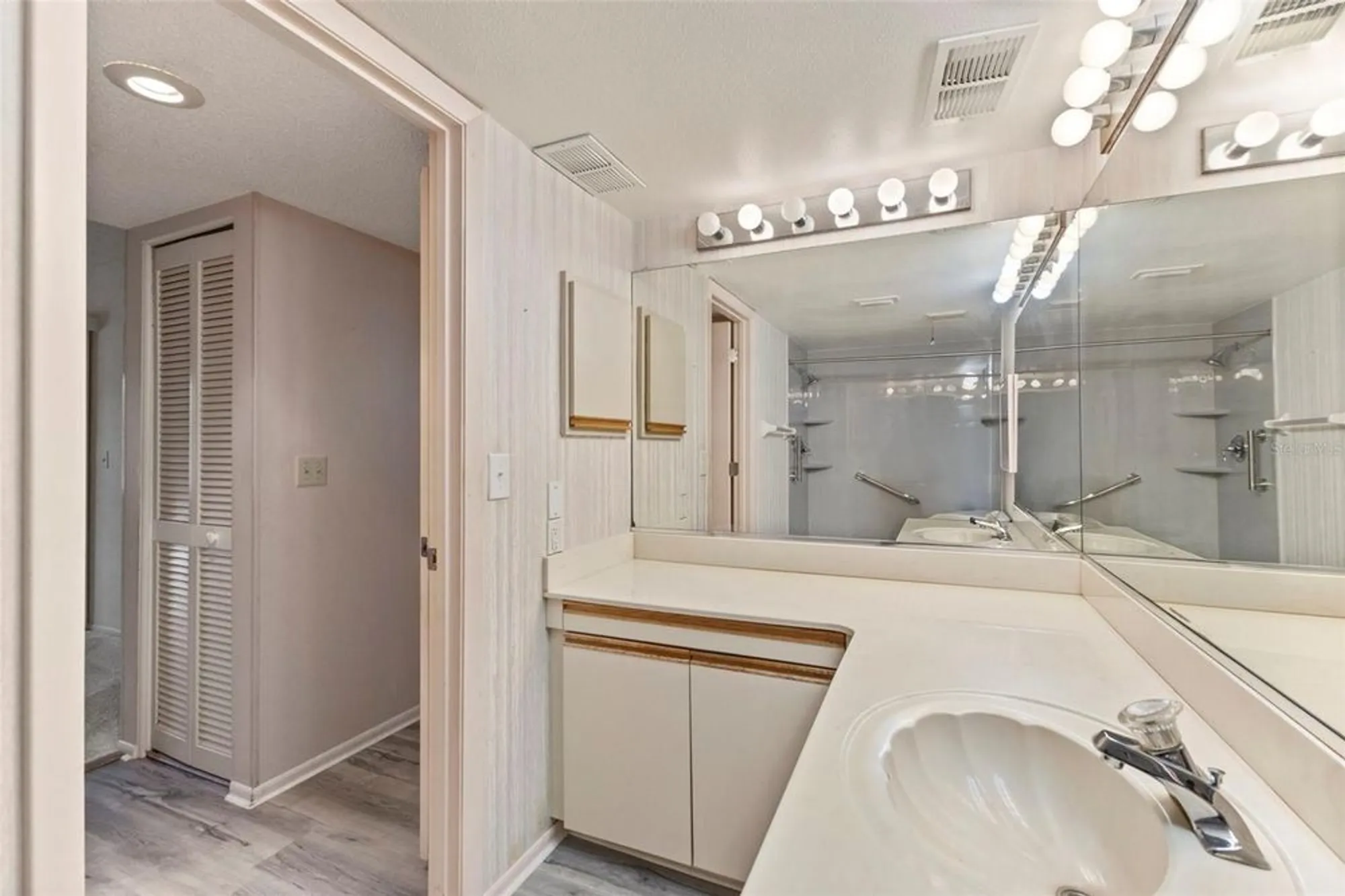 Property Slideshow image 20 of 40 | 7680 eagle creek dr # 7680, Sarasota, FL, 34243