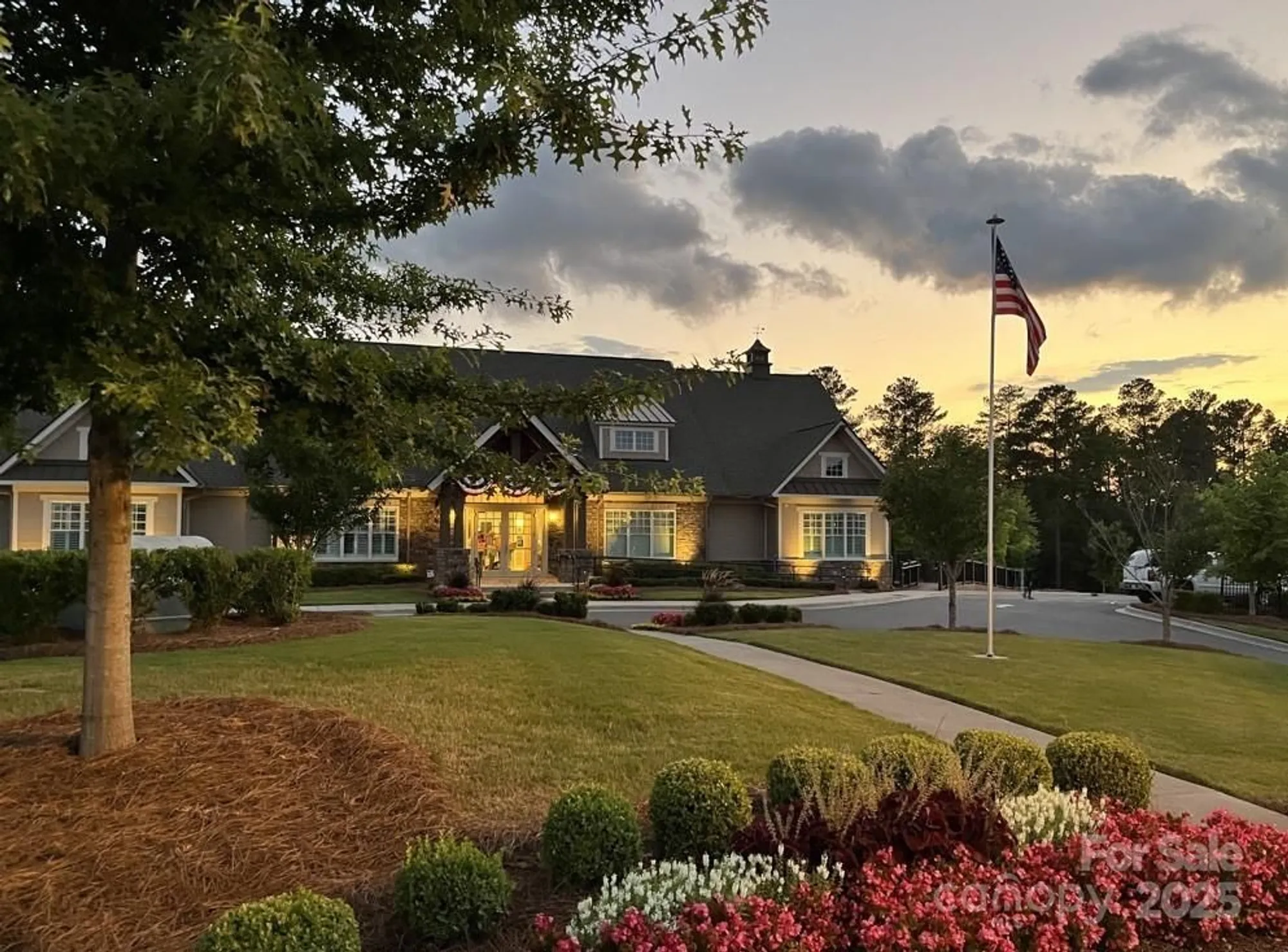 Property Slideshow image 40 of 48 | 16010 vale ridge dr, Charlotte, NC, 28278