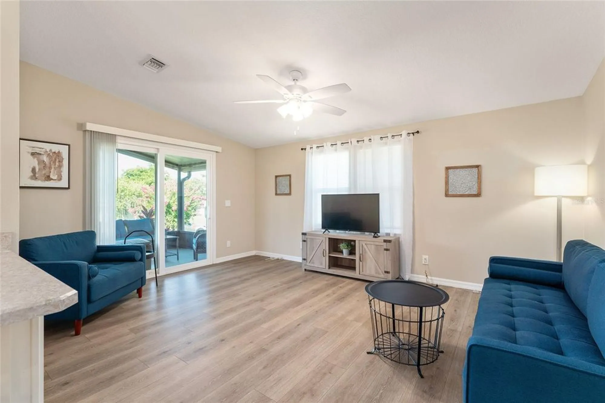 Property Slideshow image 11 of 67 | 1607 doral cir, Lady Lake, FL, 32159