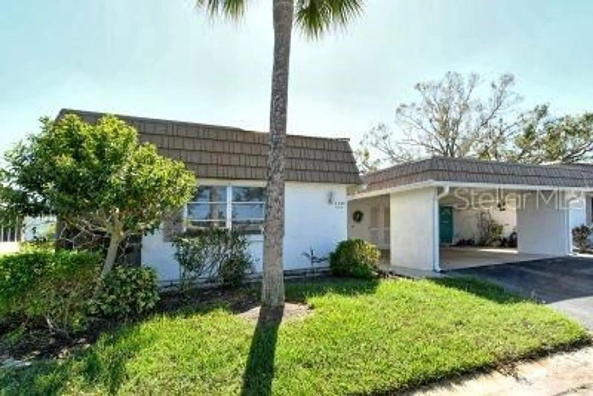 Property Slideshow image 4 of 35 | 2020 riverbluff pkwy # v329, Sarasota, FL, 34231