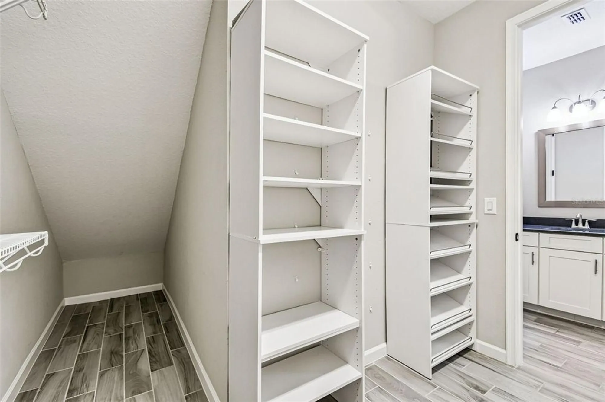 Property Slideshow image 22 of 96 | 5212 blossom cv, Bradenton, FL, 34211