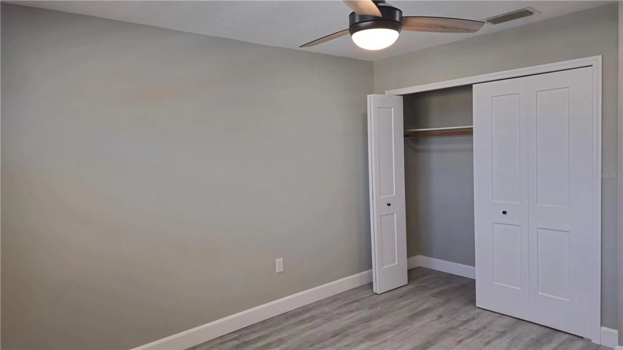 Property Slideshow image 15 of 24 | 5623 80th st n unit 510, St Petersburg, FL, 33709