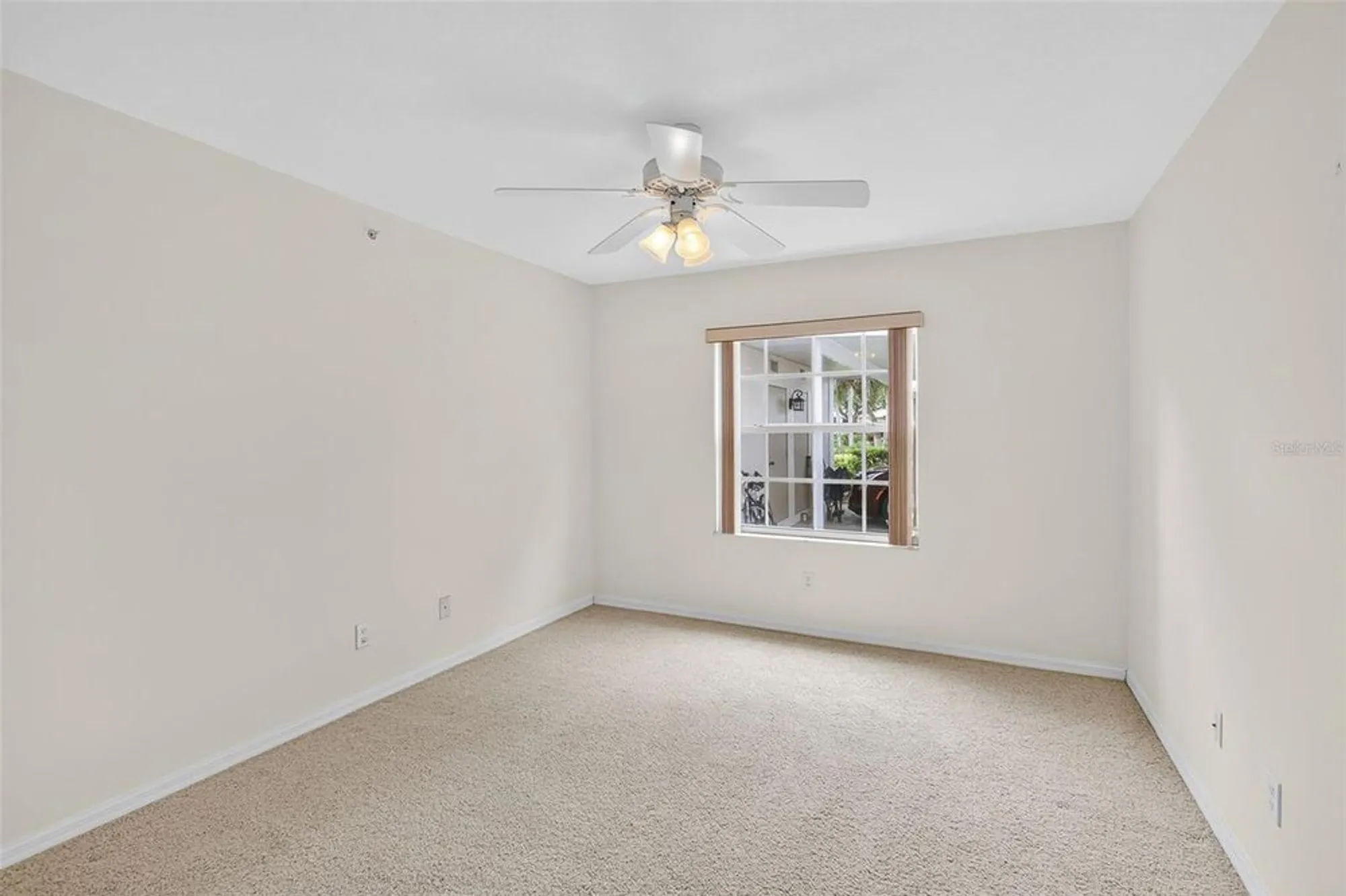 Property Slideshow image 22 of 40 | 813 montrose dr 104, Venice, FL, 34293