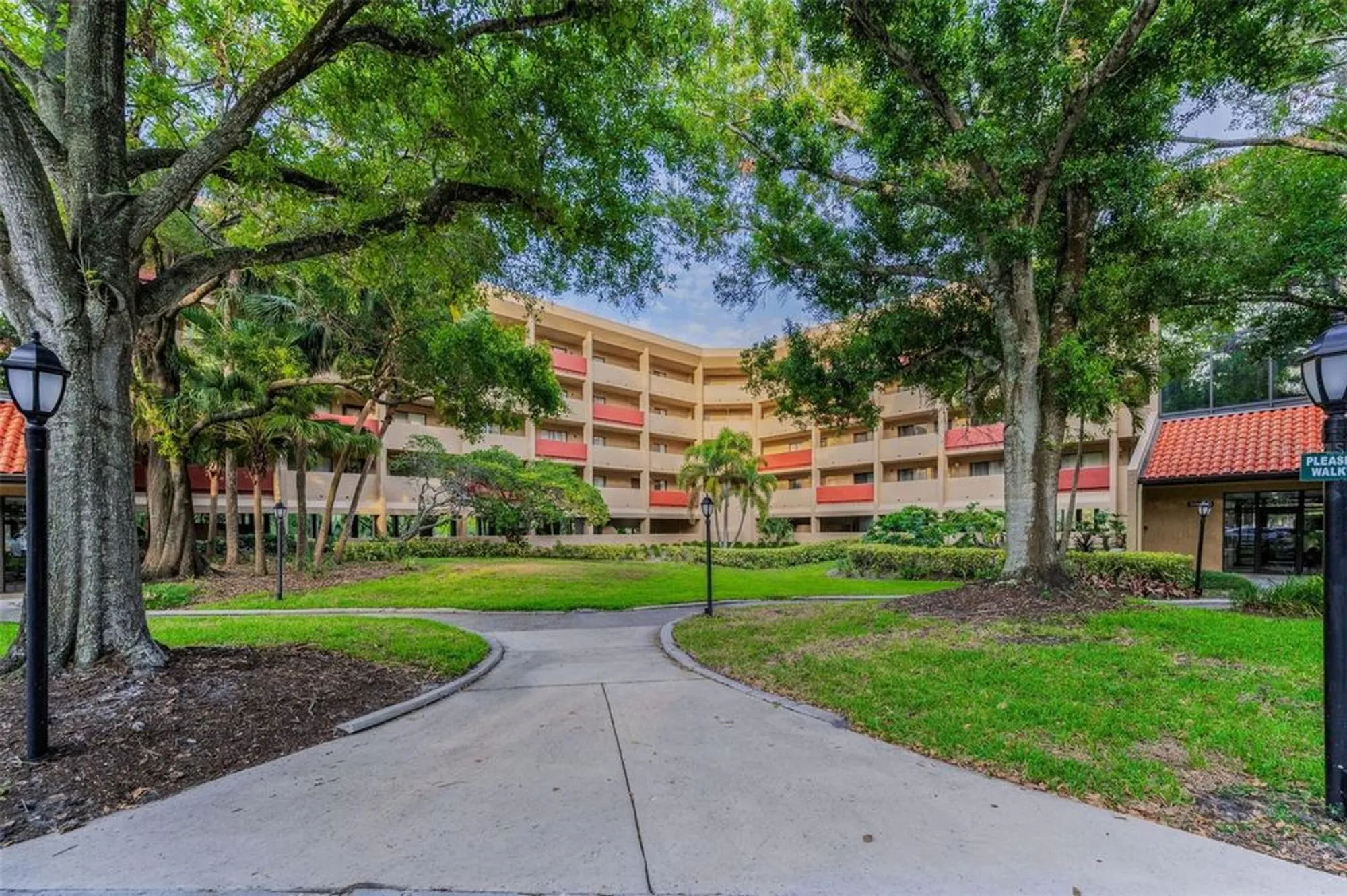 Property Slideshow image 3 of 57 | 3062 eastland blvd unit 402, Clearwater, FL, 33761
