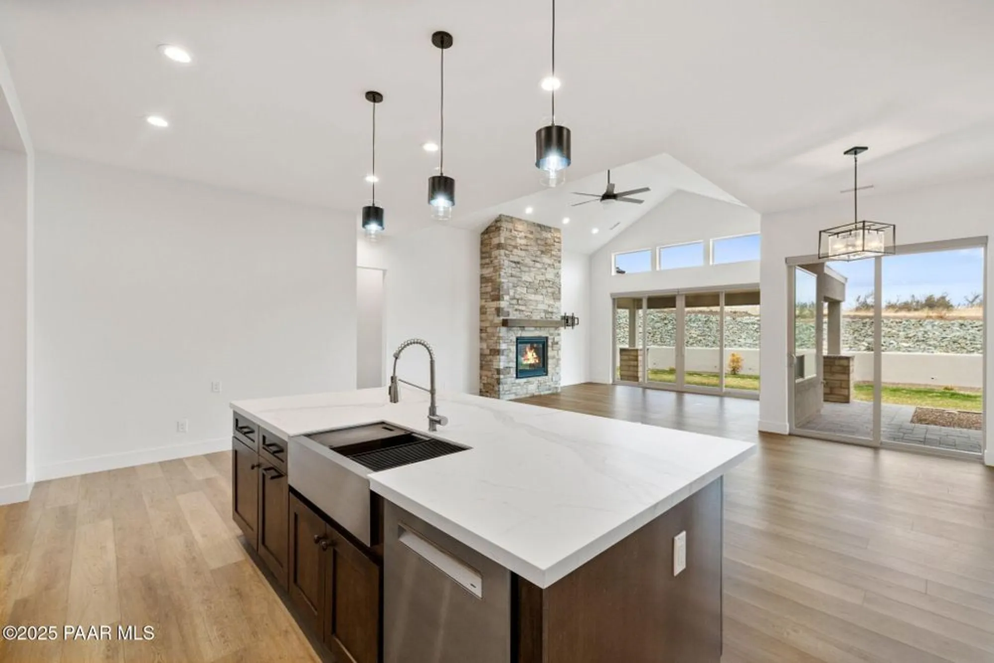 Property Slideshow image 14 of 43 | 1148 s lakeview dr, Prescott, AZ, 86301