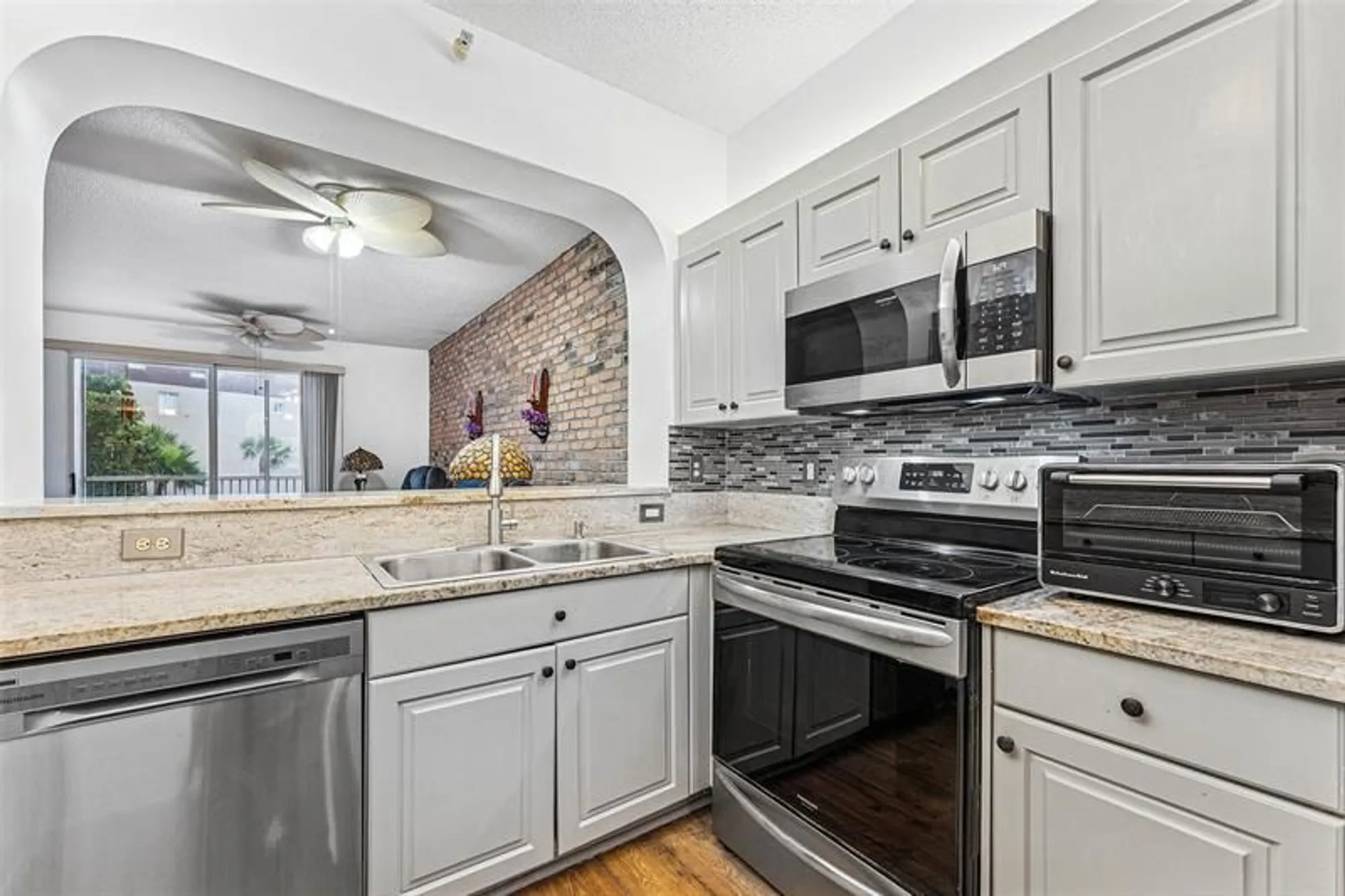 Property Slideshow image 2 of 17 | 7647 southampton ter 314, Tamarac, FL, 33321