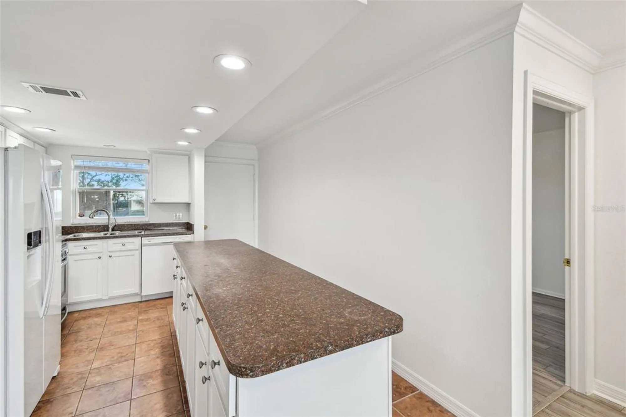 Property Slideshow image 8 of 71 | 5 gateshead dr 203, Dunedin, FL, 34698