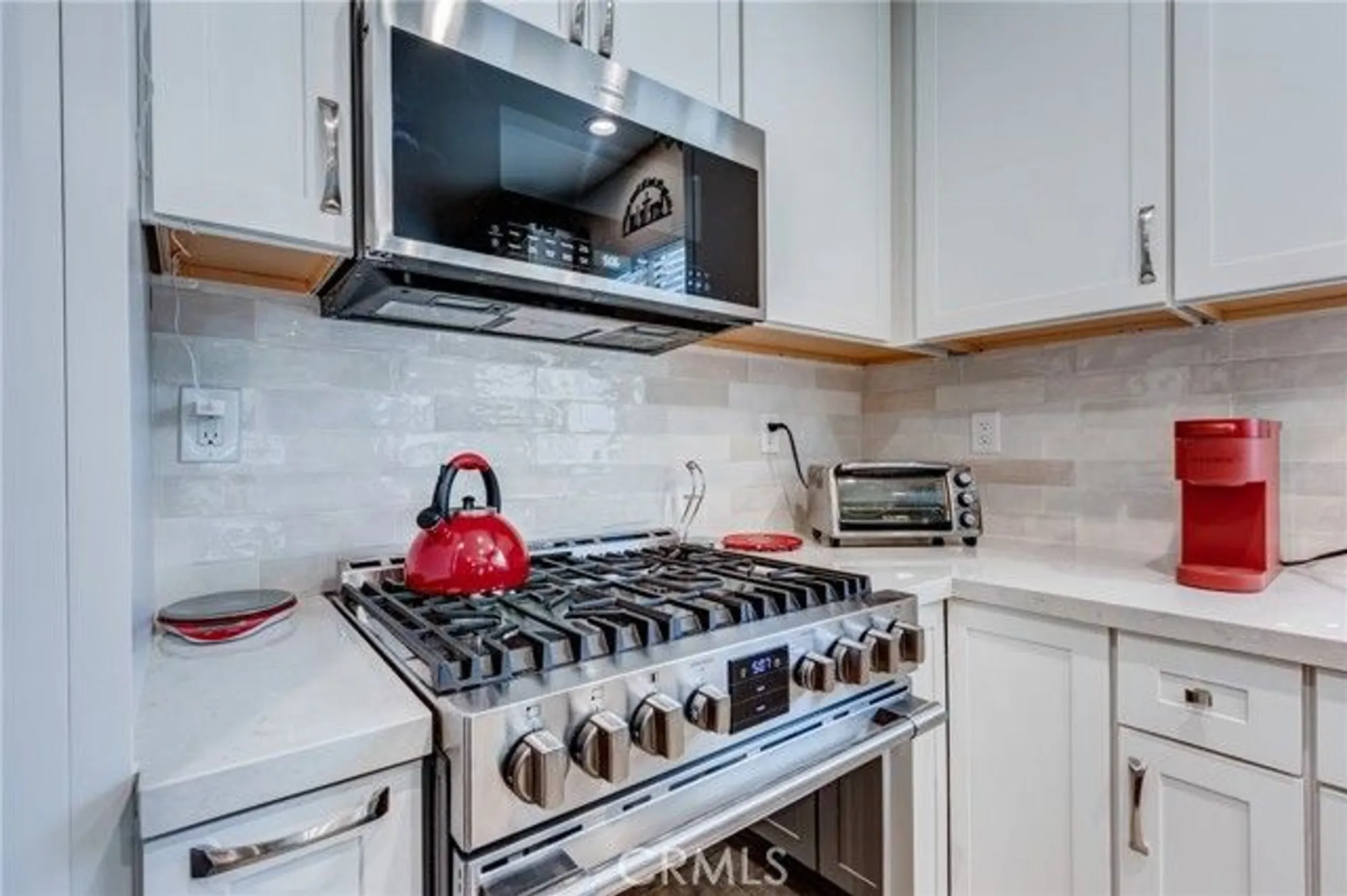 Property Slideshow image 12 of 75 | 28174 glenside ct, Menifee, CA, 92584