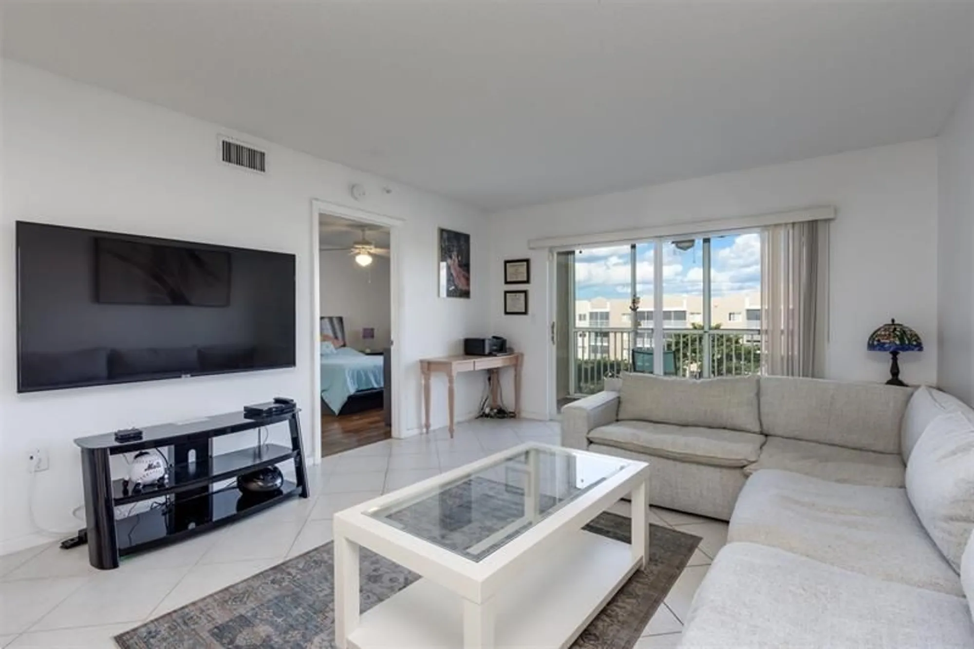 Property Slideshow image 11 of 39 | 9537 weldon cir apt 404, Fort Lauderdale, FL, 33321