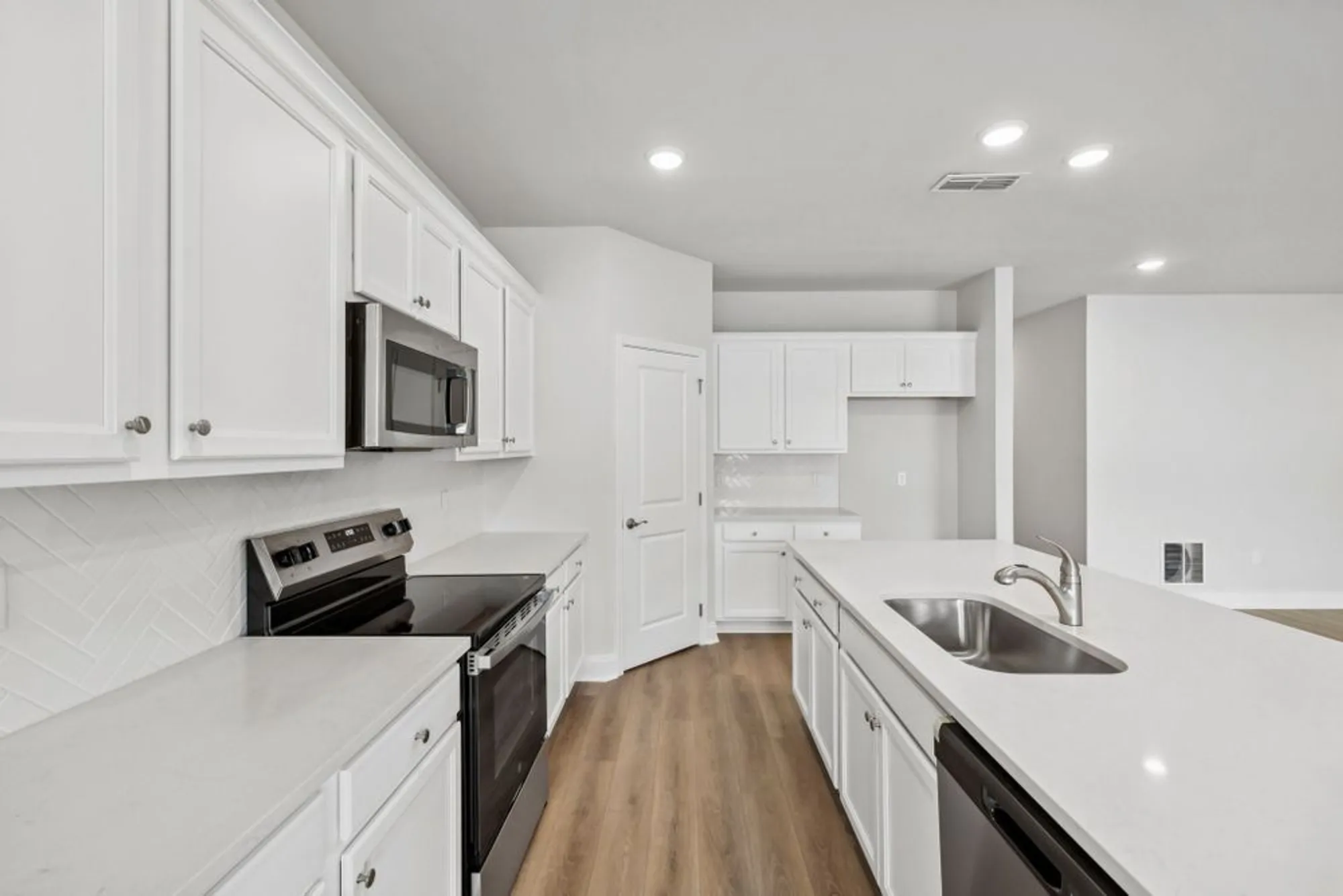 Property Slideshow image 20 of 49 | 304 stonehaus cir, Antioch, TN, 37013