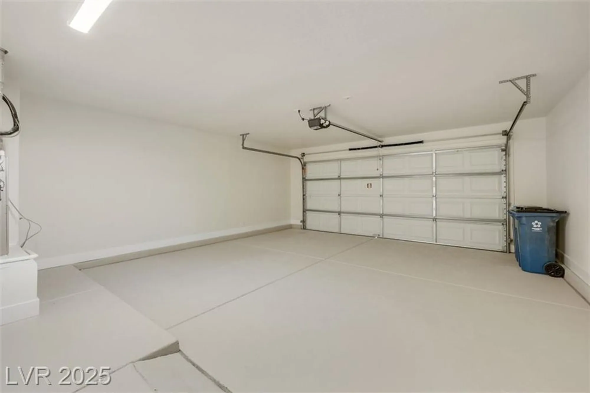 Property Slideshow image 28 of 31 | 2441 banora point dr, Las Vegas, NV, 89134