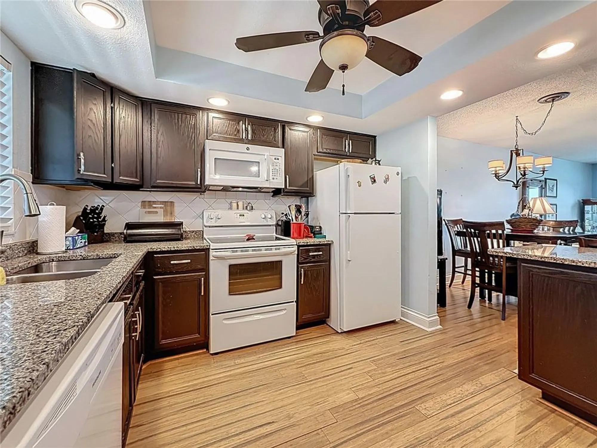 Property Slideshow image 14 of 61 | 4725 cove cir apt 908, St Petersburg, FL, 33708