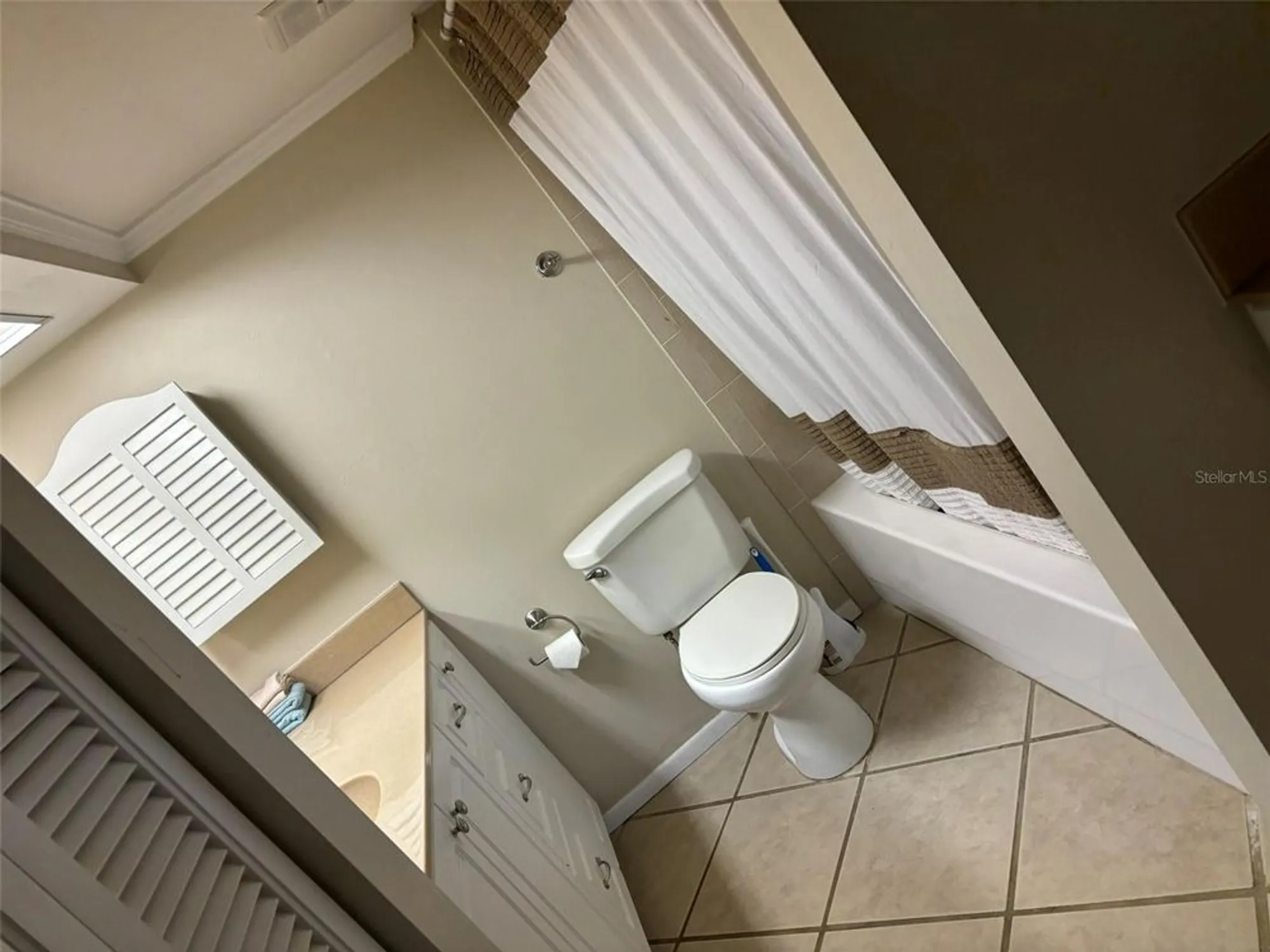 Property Slideshow image 5 of 19 | 1325 s portofino dr 309, Sarasota, FL, 34242