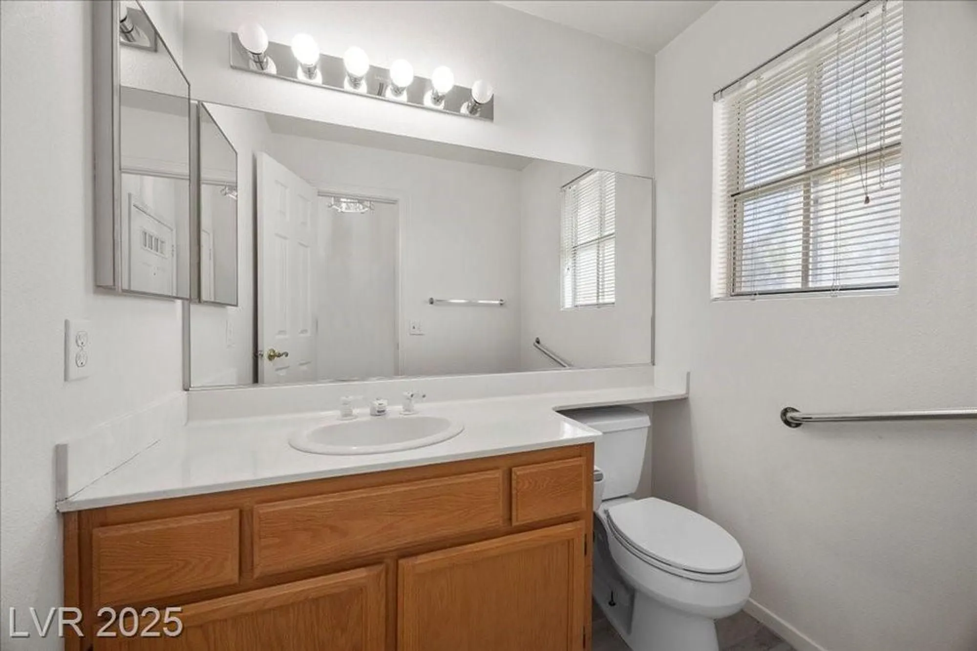 Property Slideshow image 19 of 41 | 4890 el capote dr, Las Vegas, NV, 89147