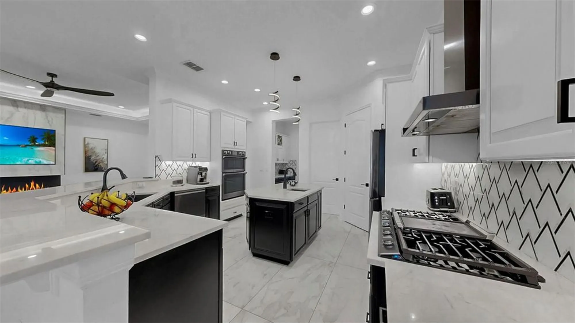 Property Slideshow image 26 of 64 | 609 manns harbor dr, Apollo Beach, FL, 33572