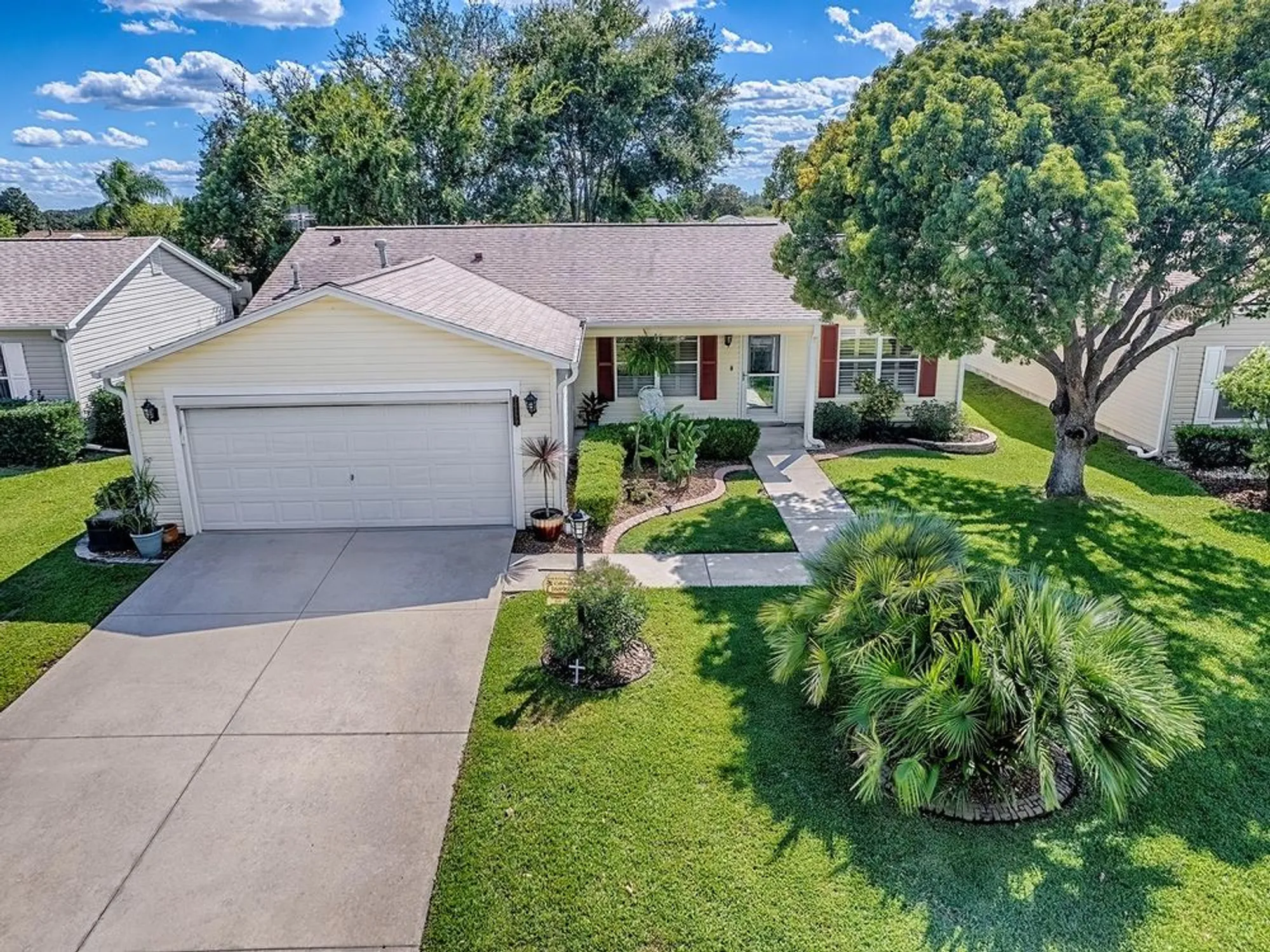 Property Slideshow image 3 of 38 | 16899 se 96th chapelwood cir, The Villages, FL, 32162