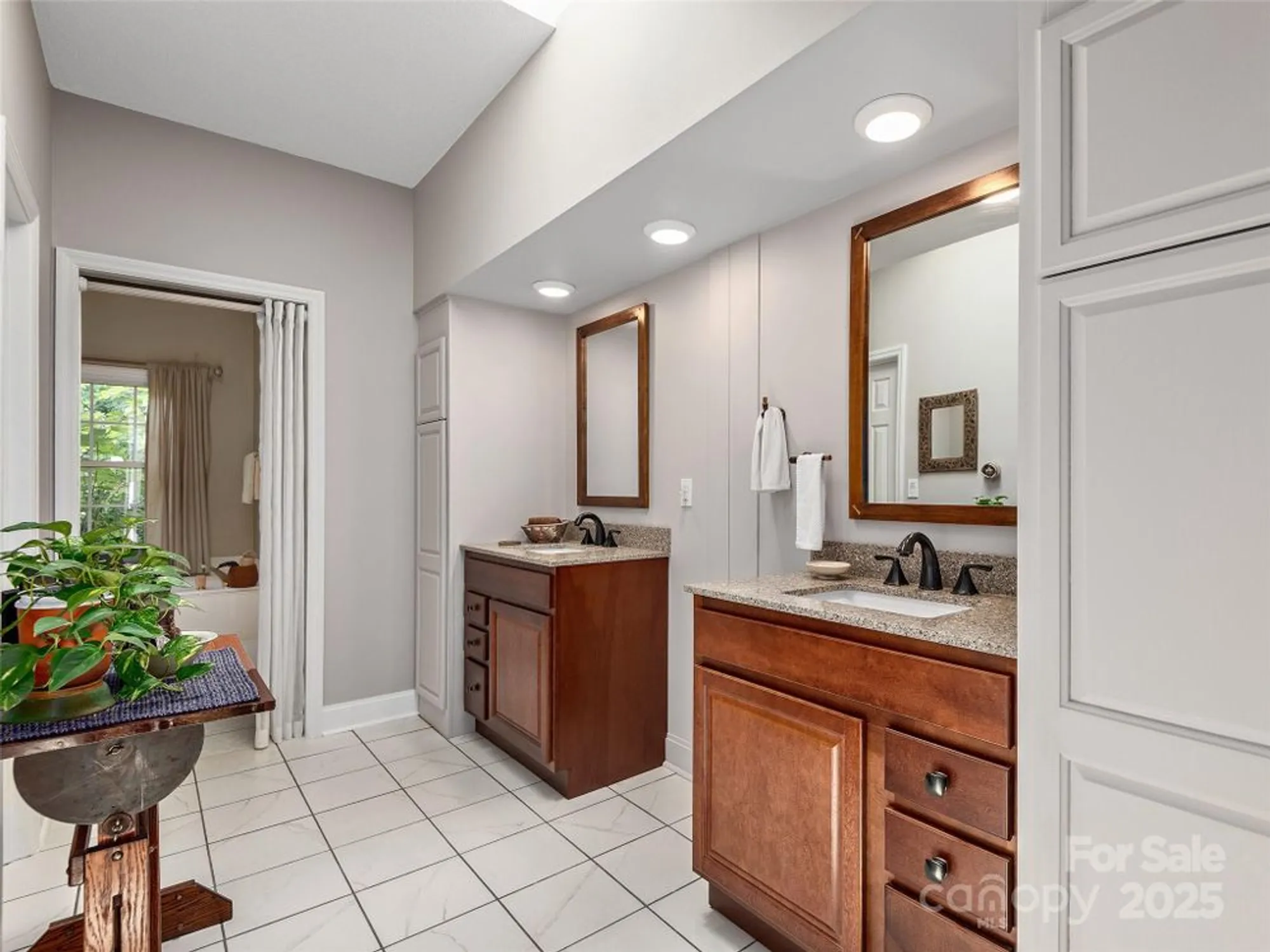 Property Slideshow image 16 of 37 | 306 croydon dr, Hendersonville, NC, 28791