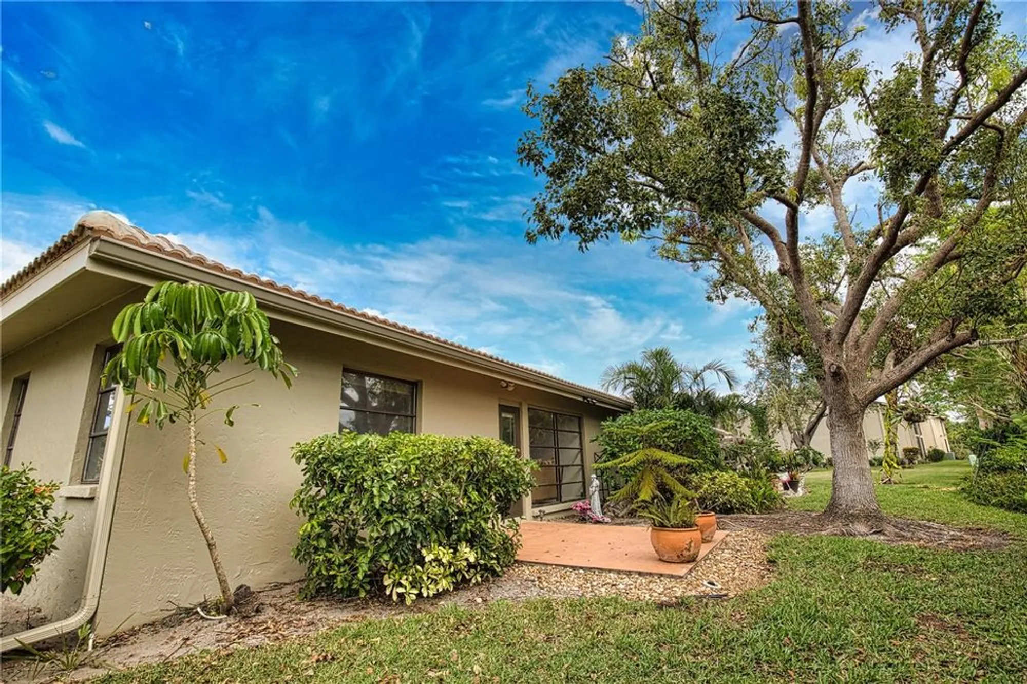 Property Slideshow image 38 of 45 | 7171 wood creek dr 5, Sarasota, FL, 34231
