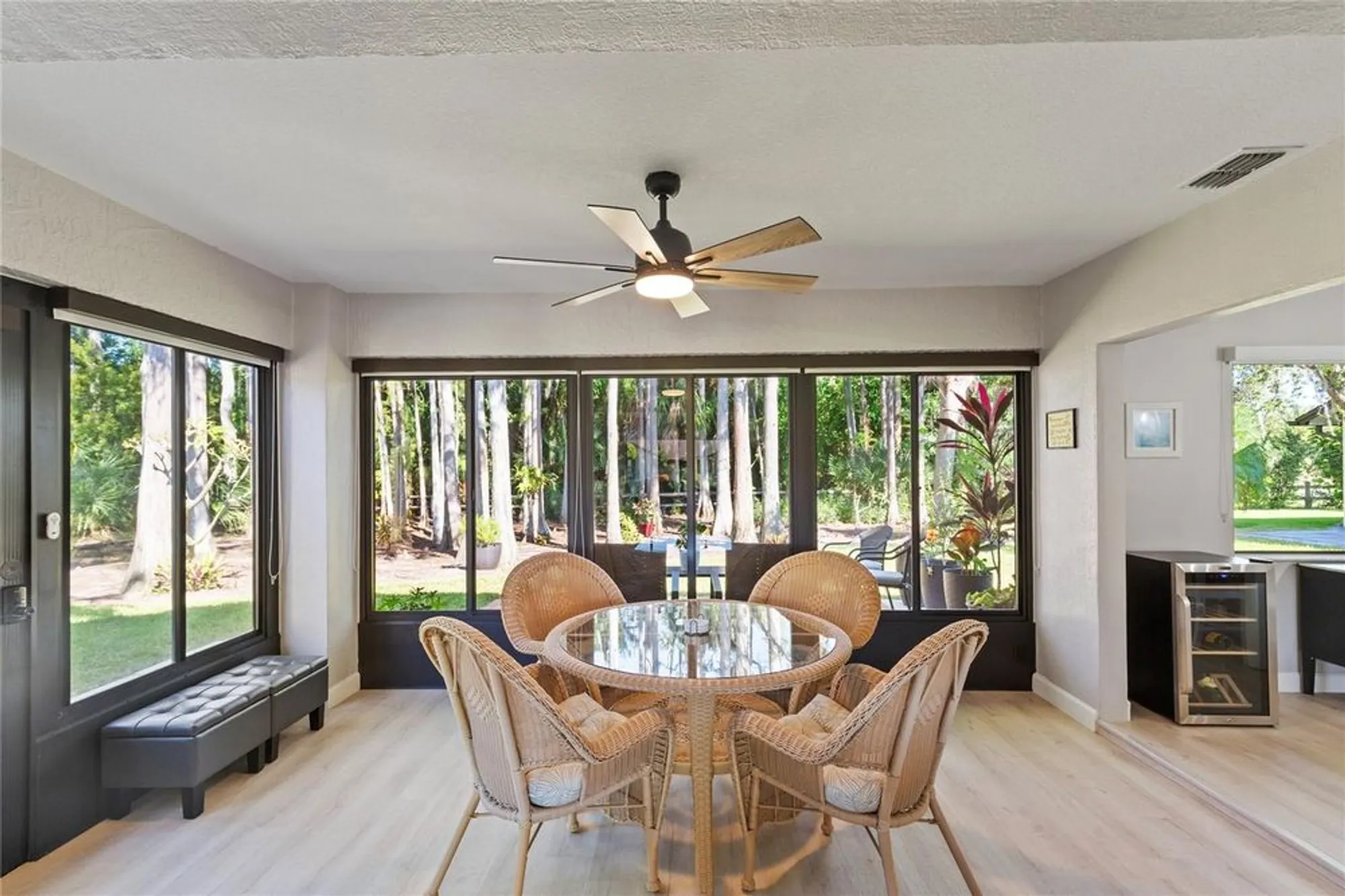 Property Slideshow image 23 of 54 | 2216 sequoia dr, Clearwater, FL, 33763