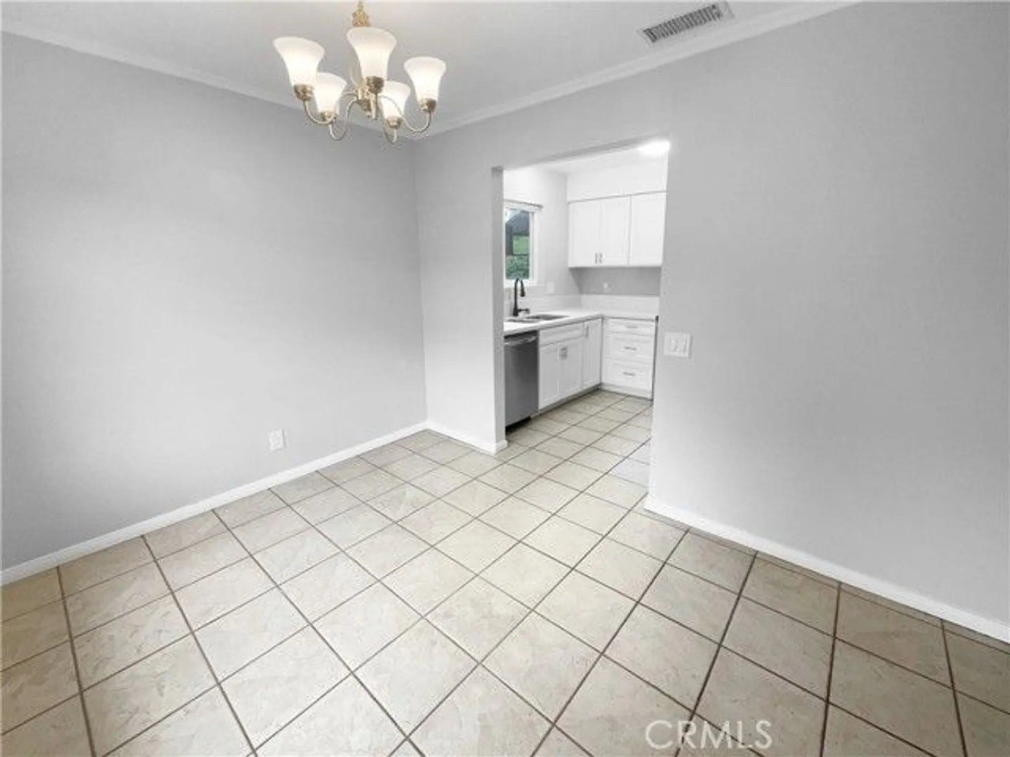 Property Slideshow image 9 of 19 | 4402 chickadee way, Oceanside, CA, 92057