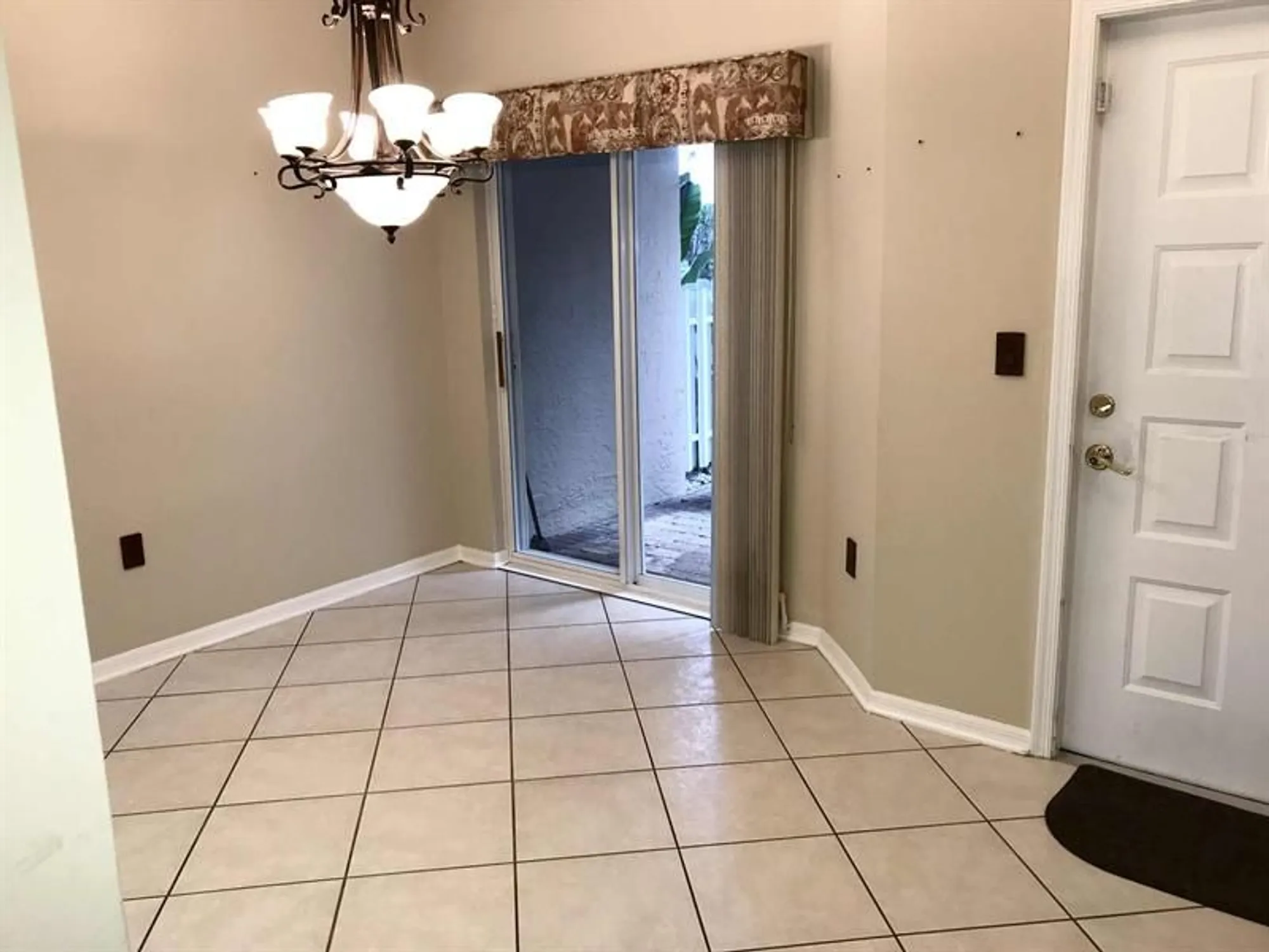 Property Slideshow image 6 of 45 | 7647 southampton ter 110, Tamarac, FL, 33321