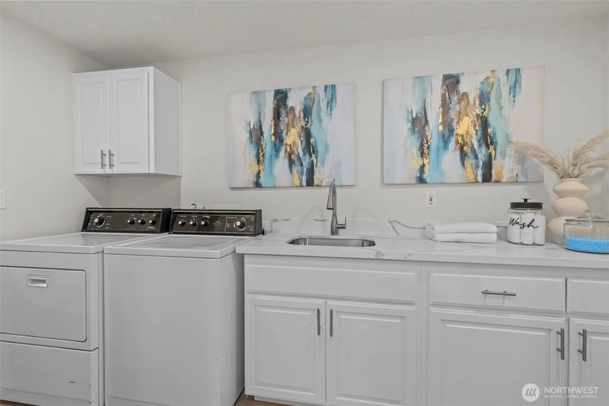 Property Slideshow image 27 of 40 | 22637 se 44th ln, Issaquah, WA, 98029