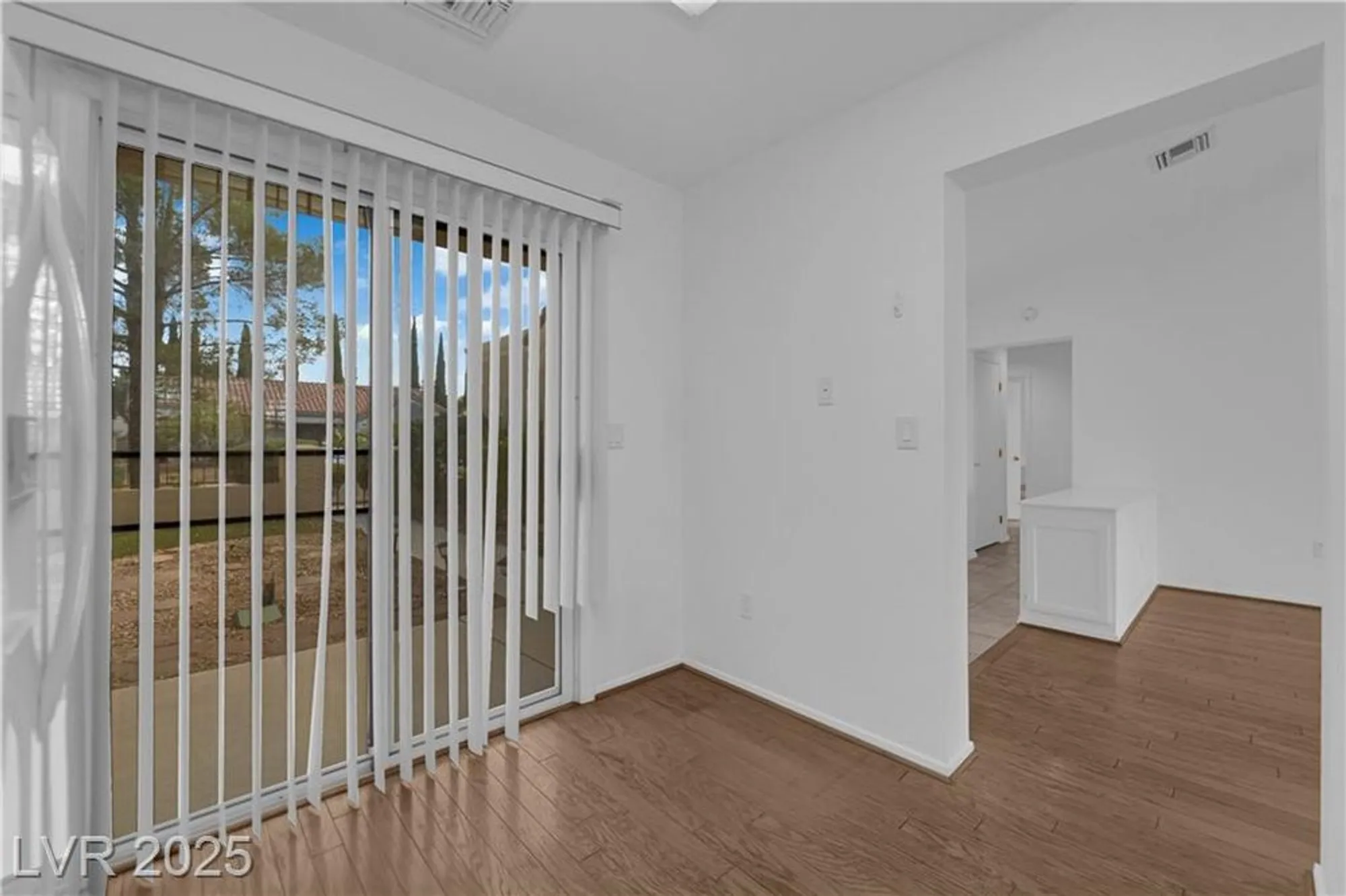 Property Slideshow image 16 of 40 | 9424 gold mountain dr, Las Vegas, NV, 89134