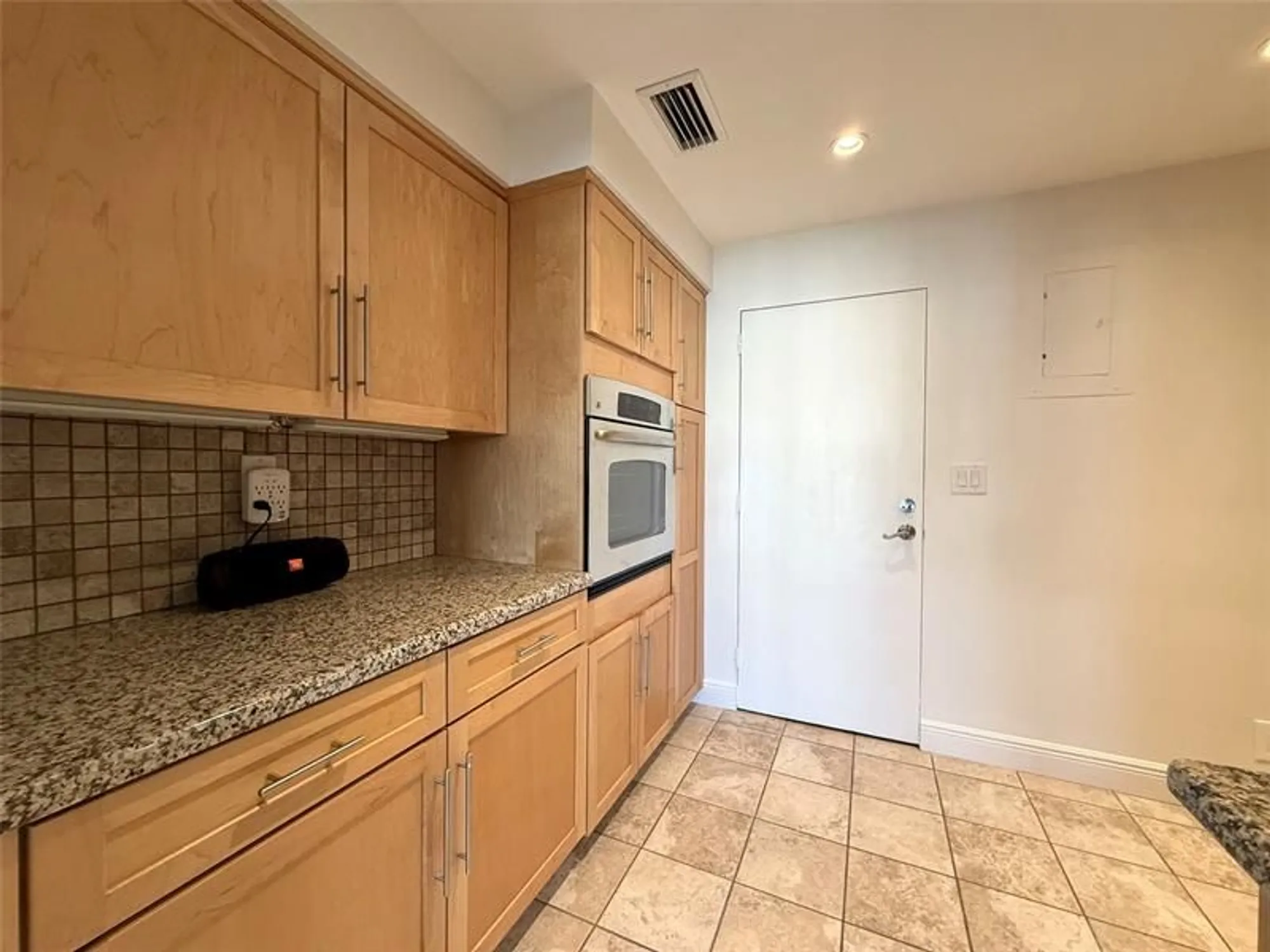 Property Slideshow image 5 of 31 | 3233 ne 34th st apt 1403, Fort Lauderdale, FL, 33308