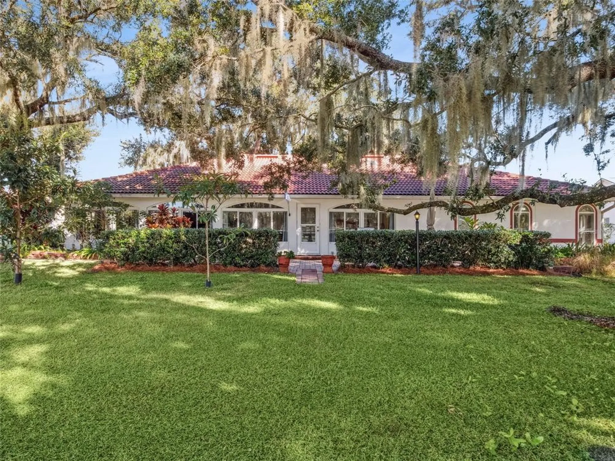 Property Slideshow image 35 of 86 | 5609 rosewall cir, Leesburg, FL, 34748