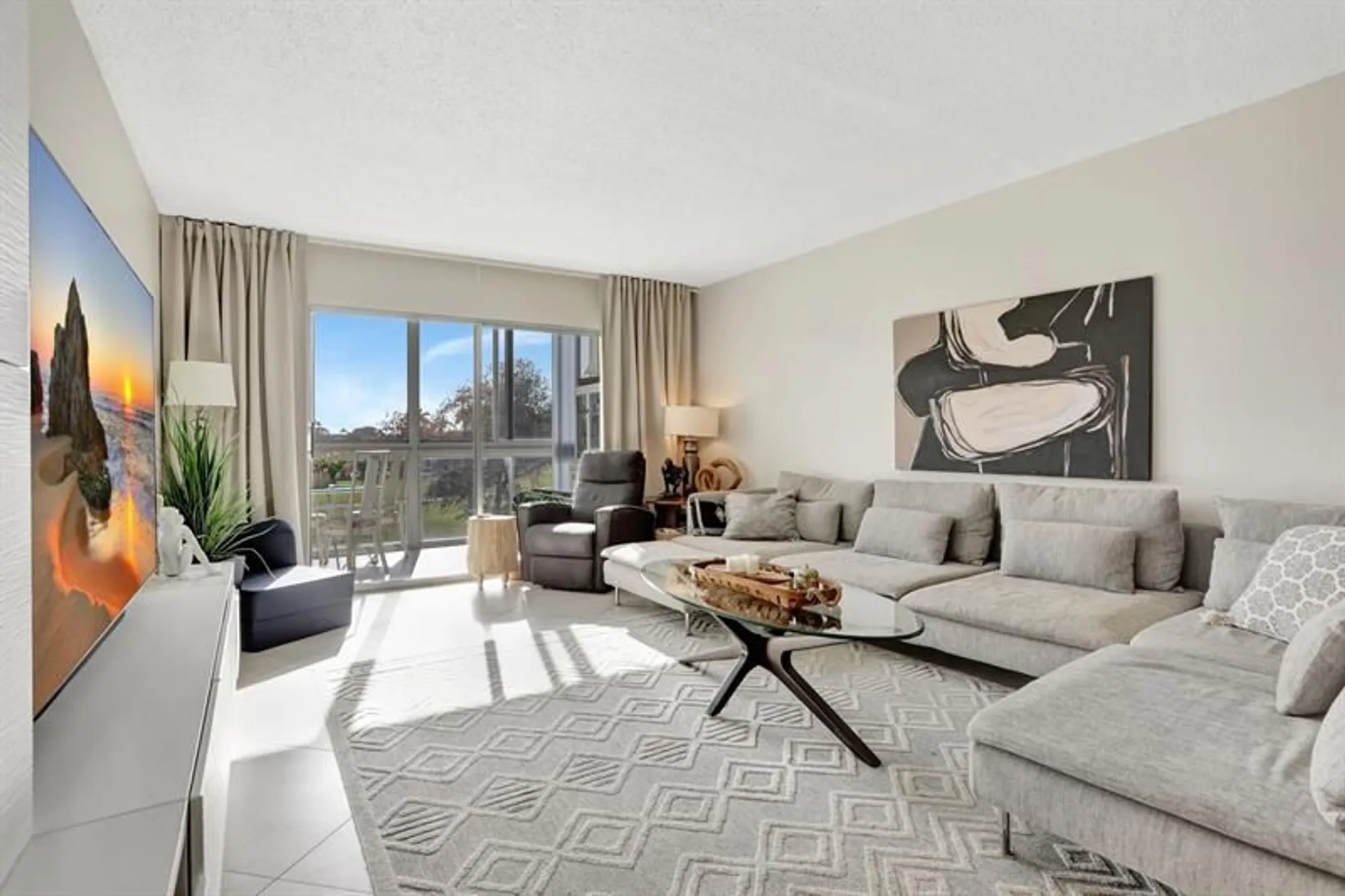 Property Slideshow image 10 of 67 | 2802 victoria way e2, Coconut Creek, FL, 33066