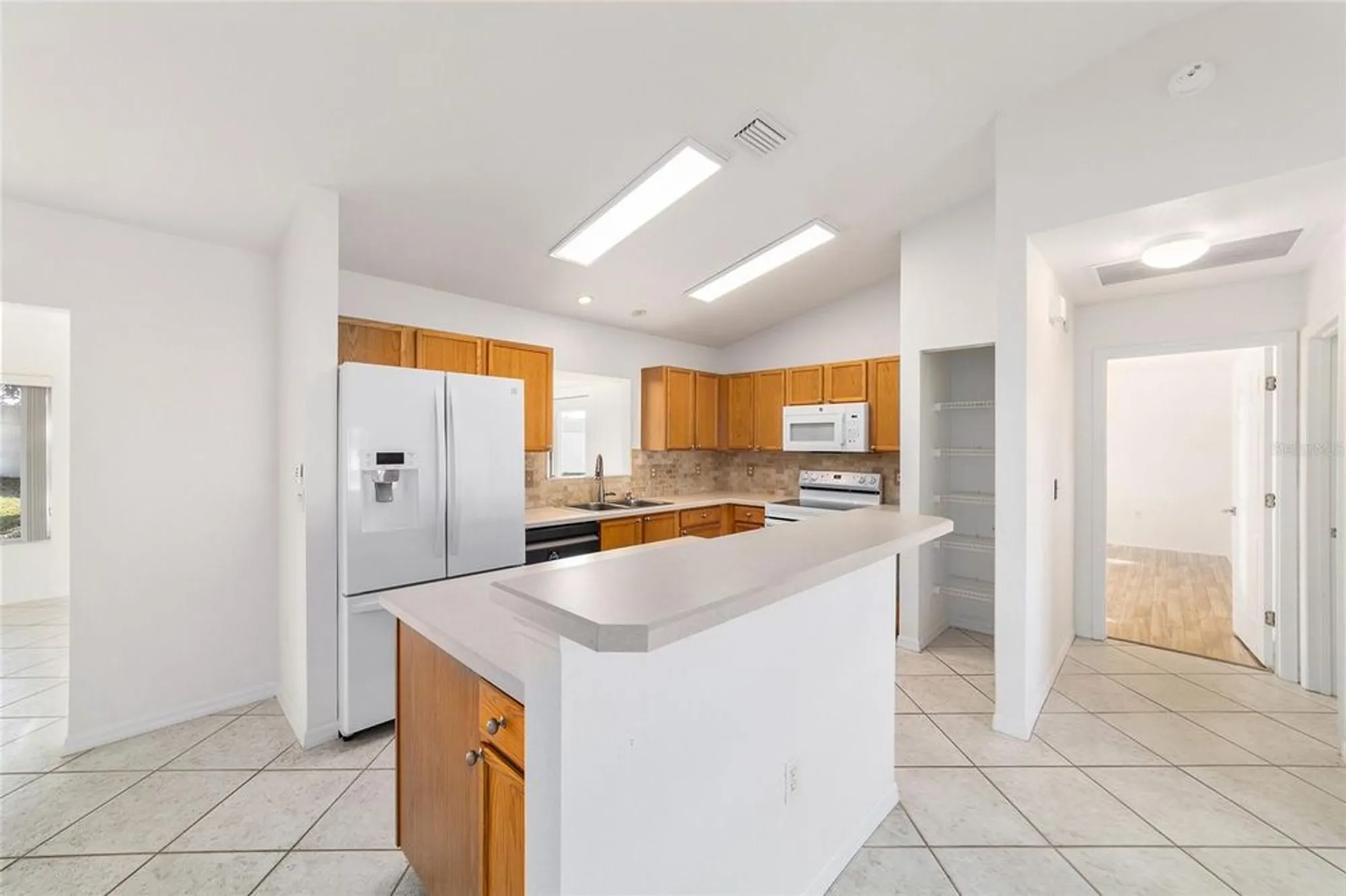 Property Slideshow image 12 of 66 | 14280 se 85th ave, Summerfield, FL, 34491