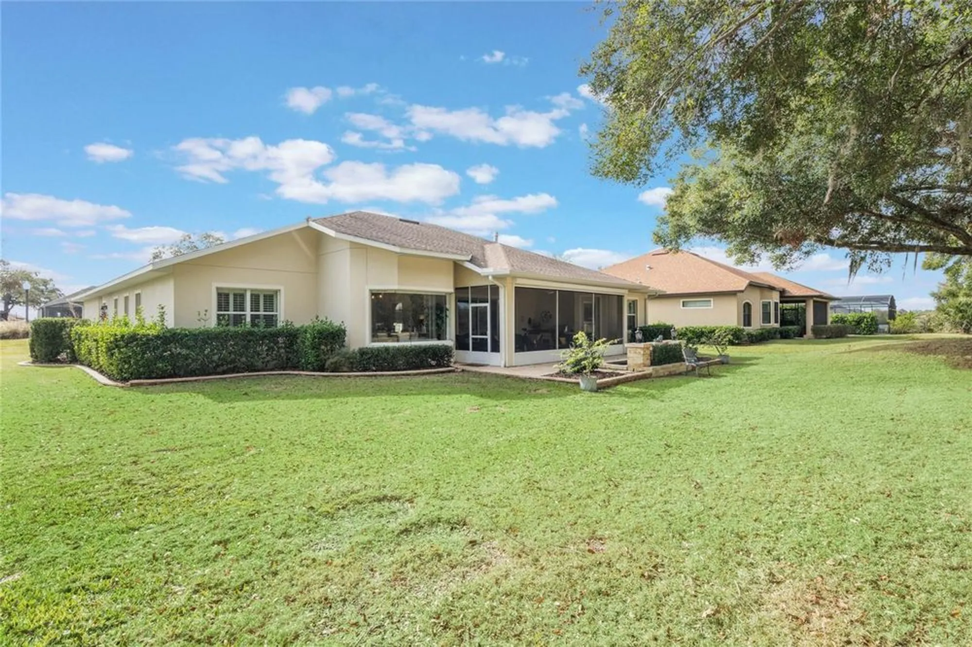 Property Slideshow image 43 of 58 | 5072 greens dr, Lady Lake, FL, 32159