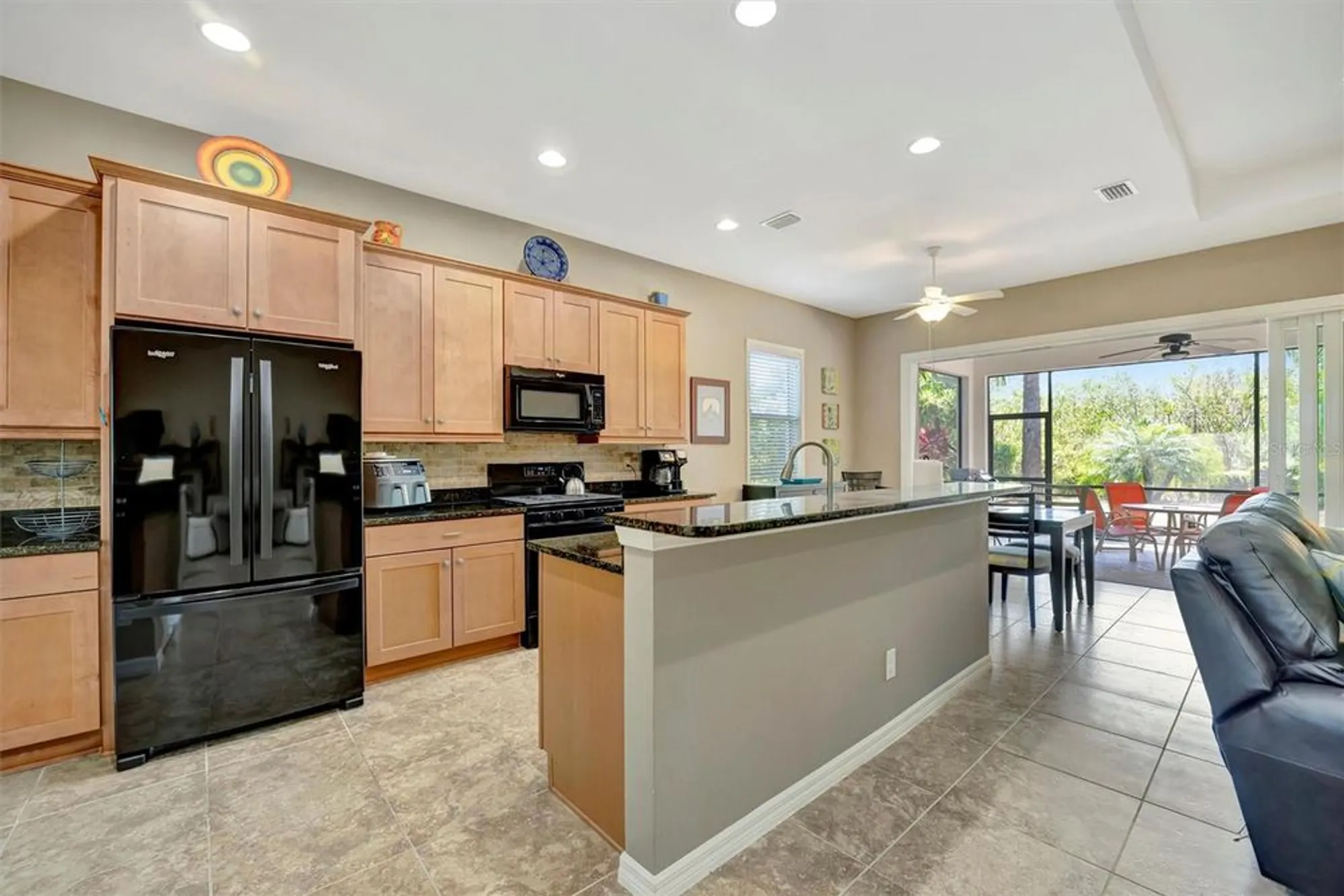 Property Slideshow image 12 of 78 | 5009 lake overlook ave, Bradenton, FL, 34208